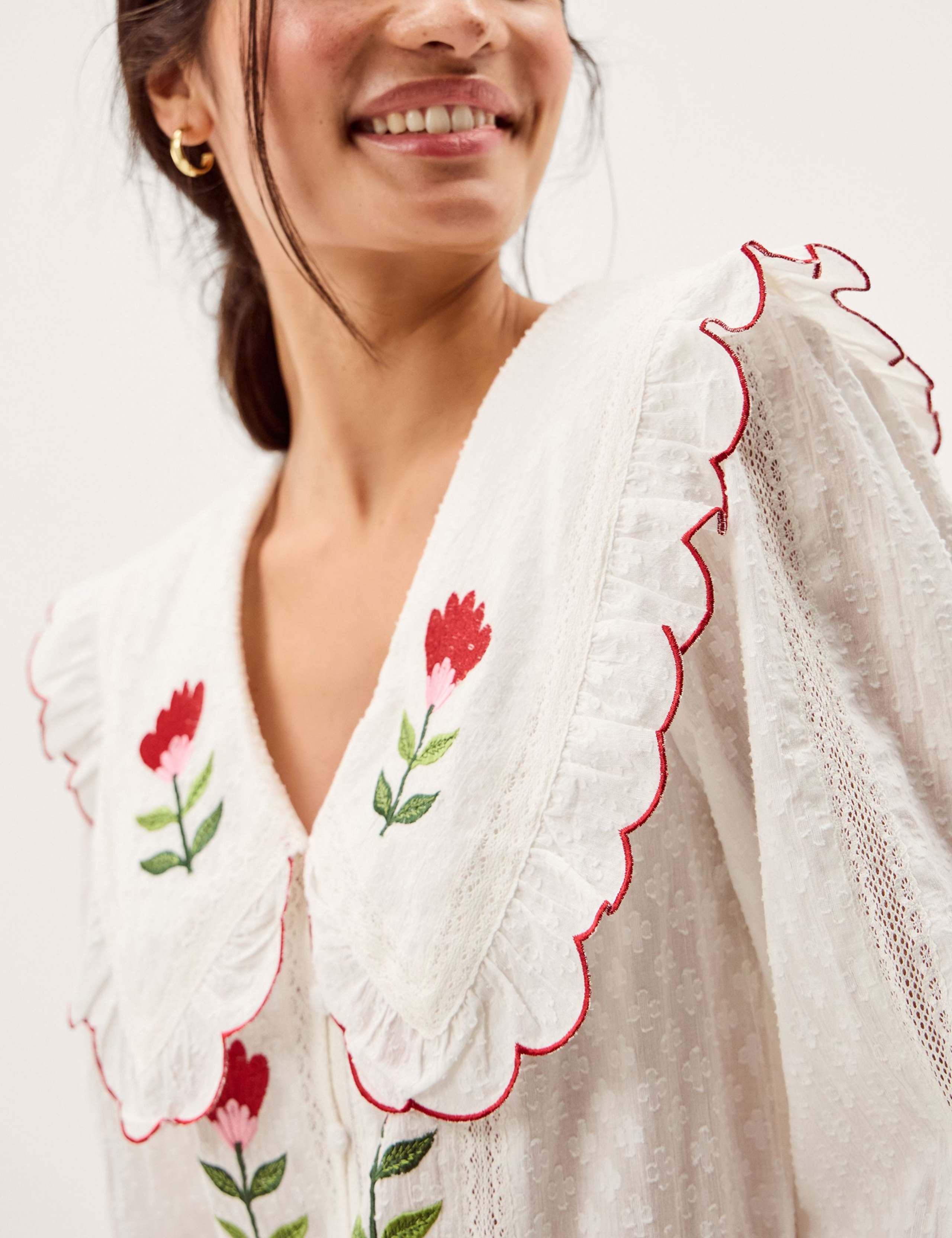 Tulip Embroidered Scallop Collar Top 4 of 5