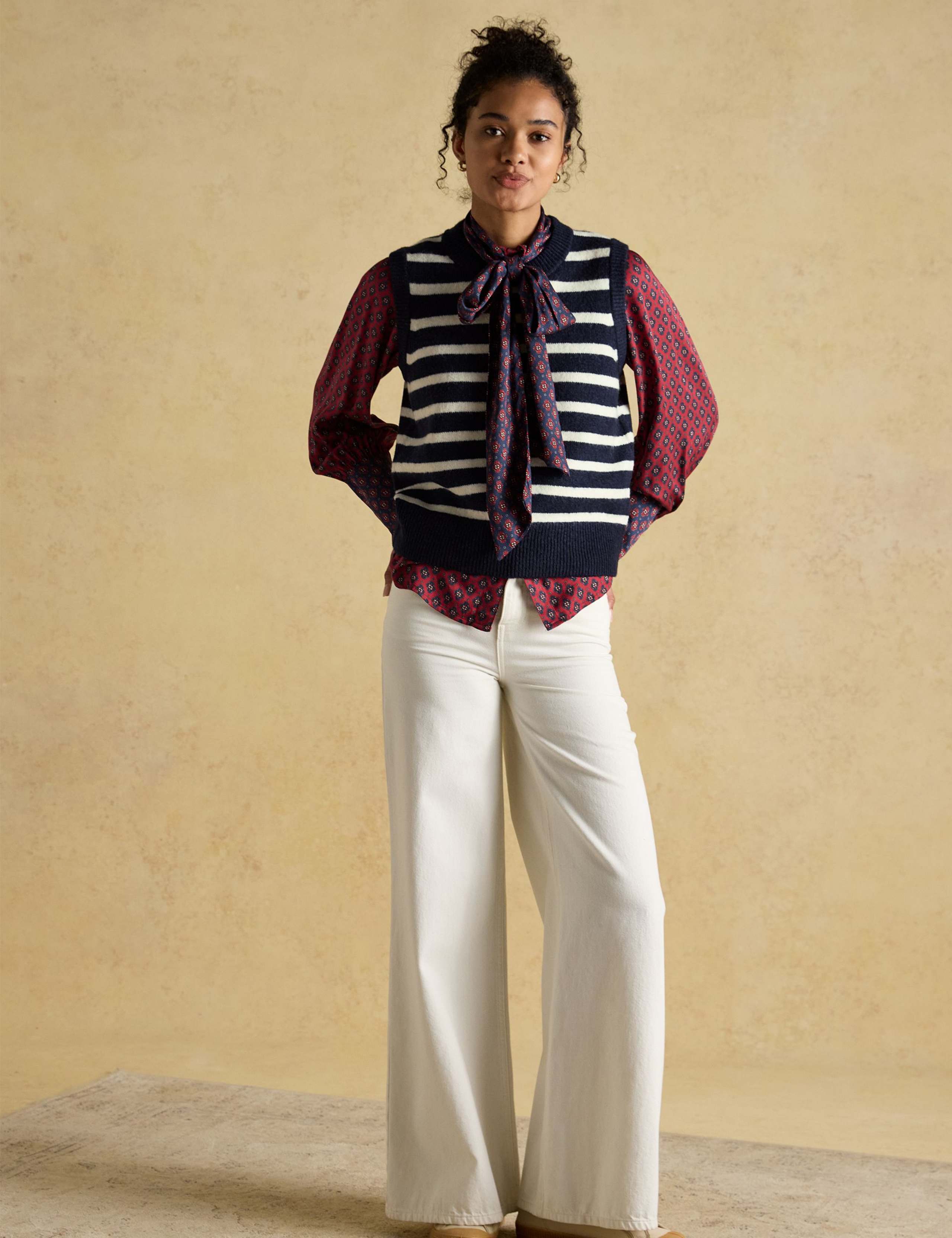 Striped Crew Neck Knitted Vest 4 of 7