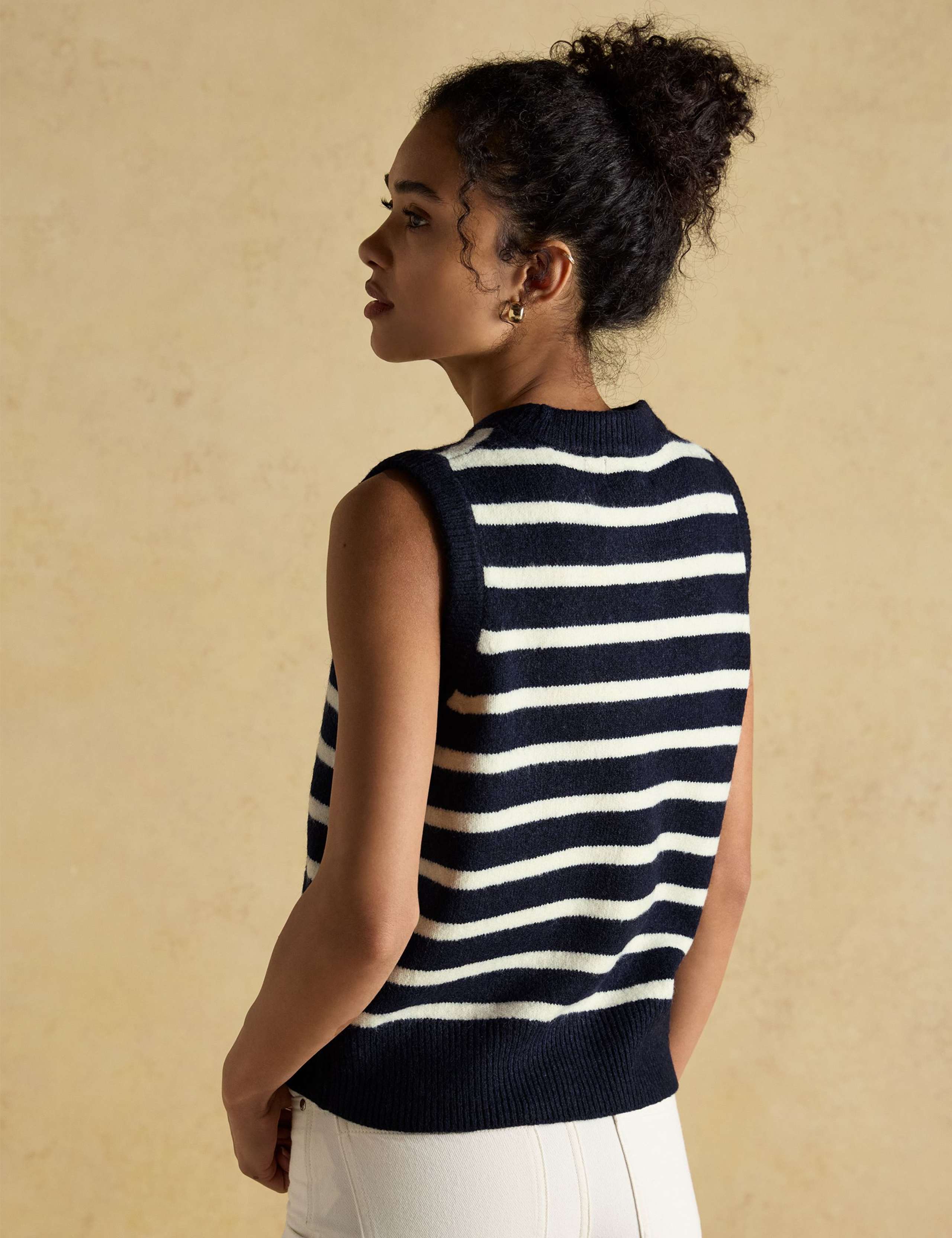 Striped Crew Neck Knitted Vest 5 of 7