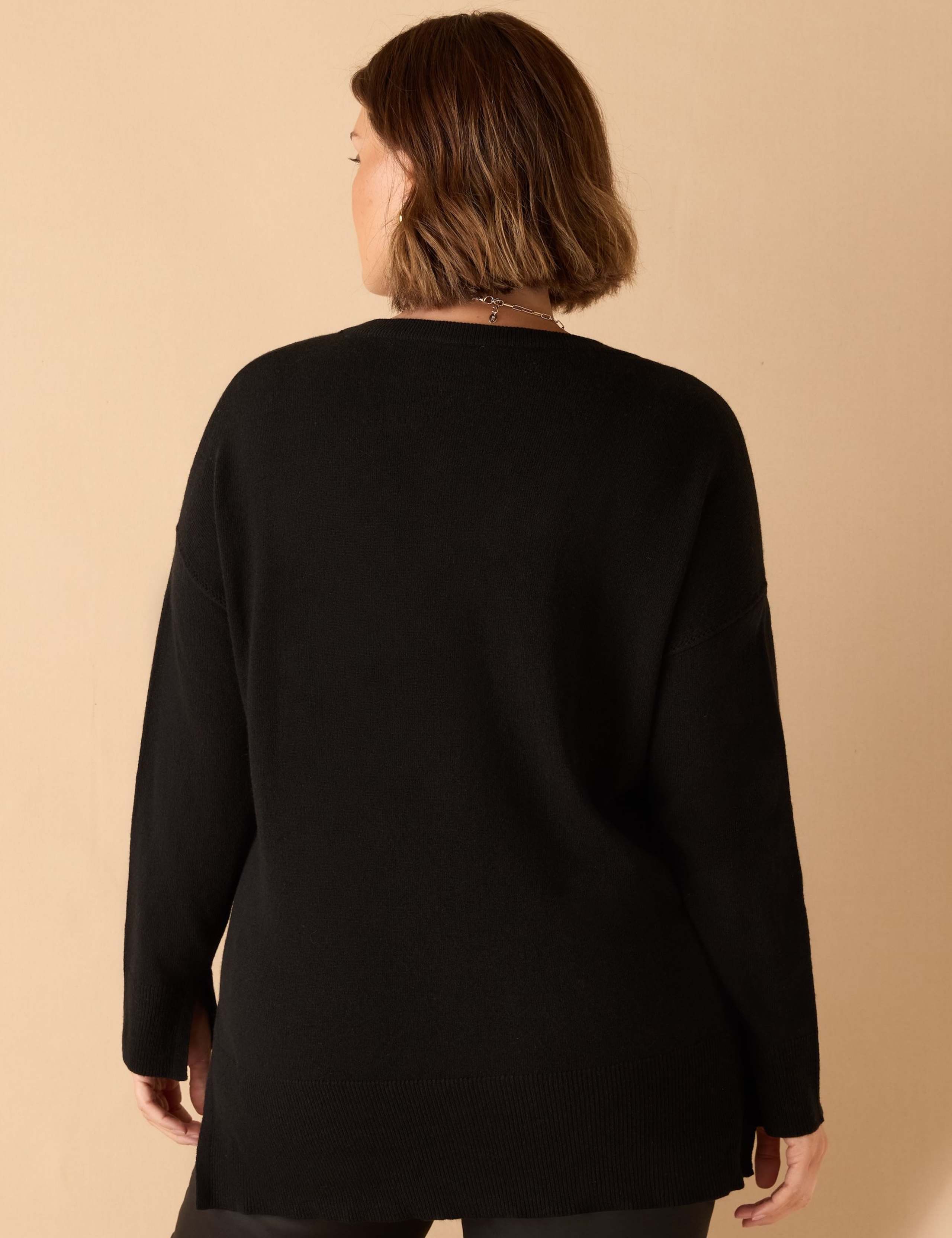 Wool Blend V-Neck Jumper with Cashmere 3 of 5
