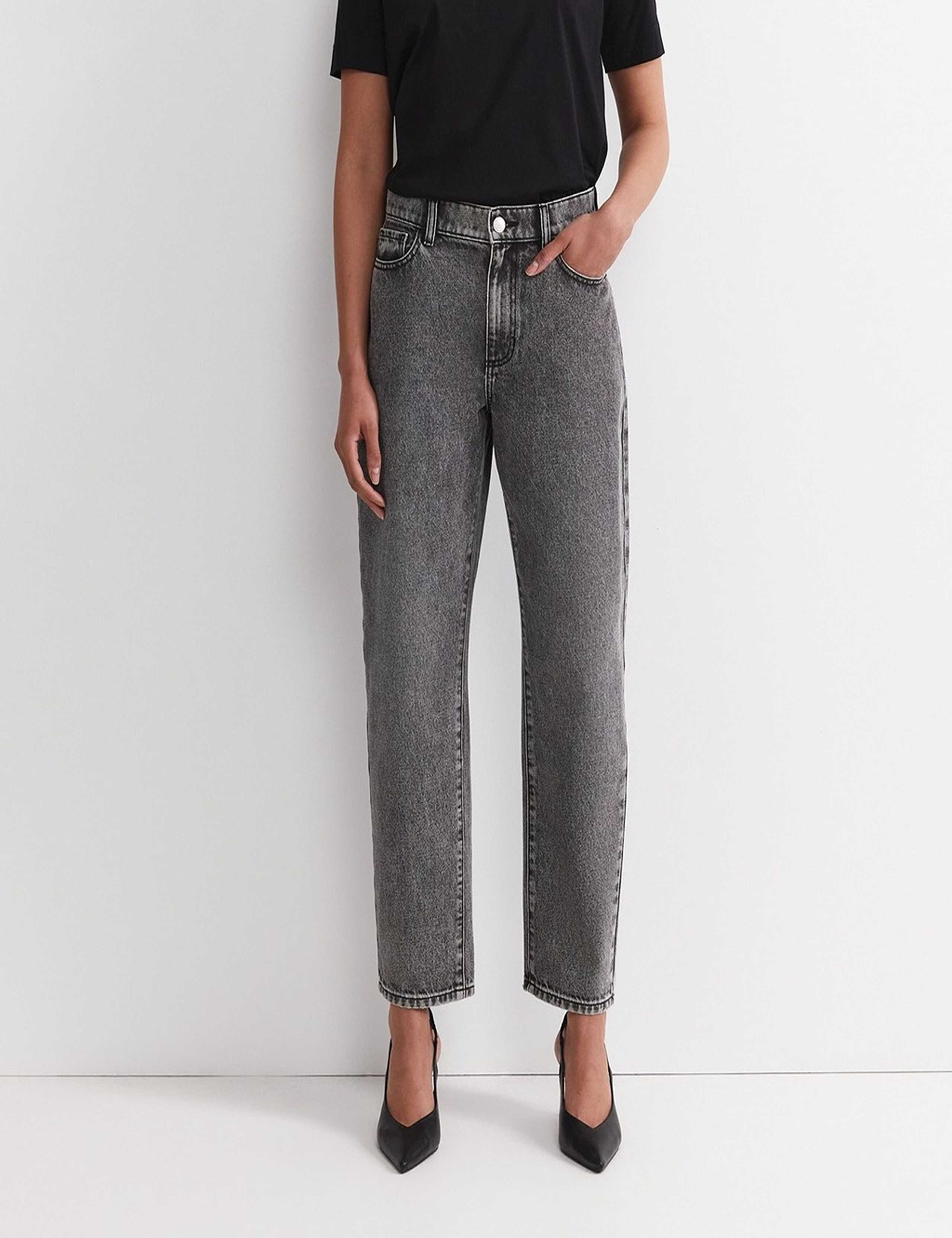 High Waisted Barrel Leg Jeans 1 of 4