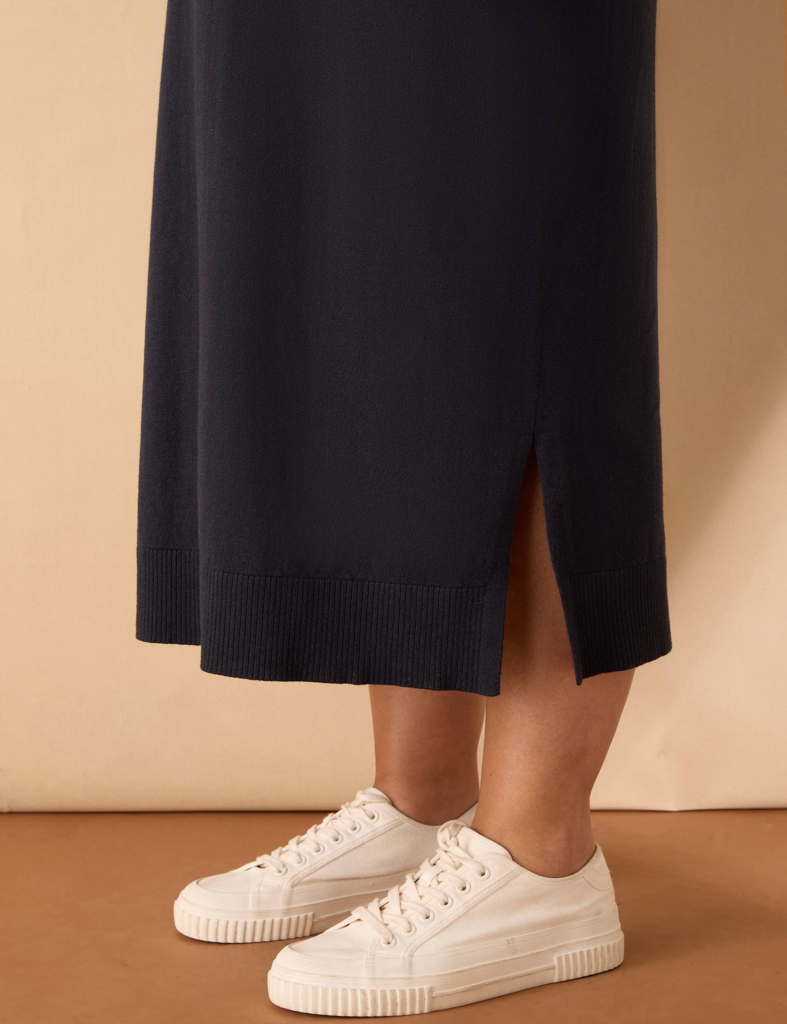 V-Neck Textured Midaxi Jumper Dress 4 of 6