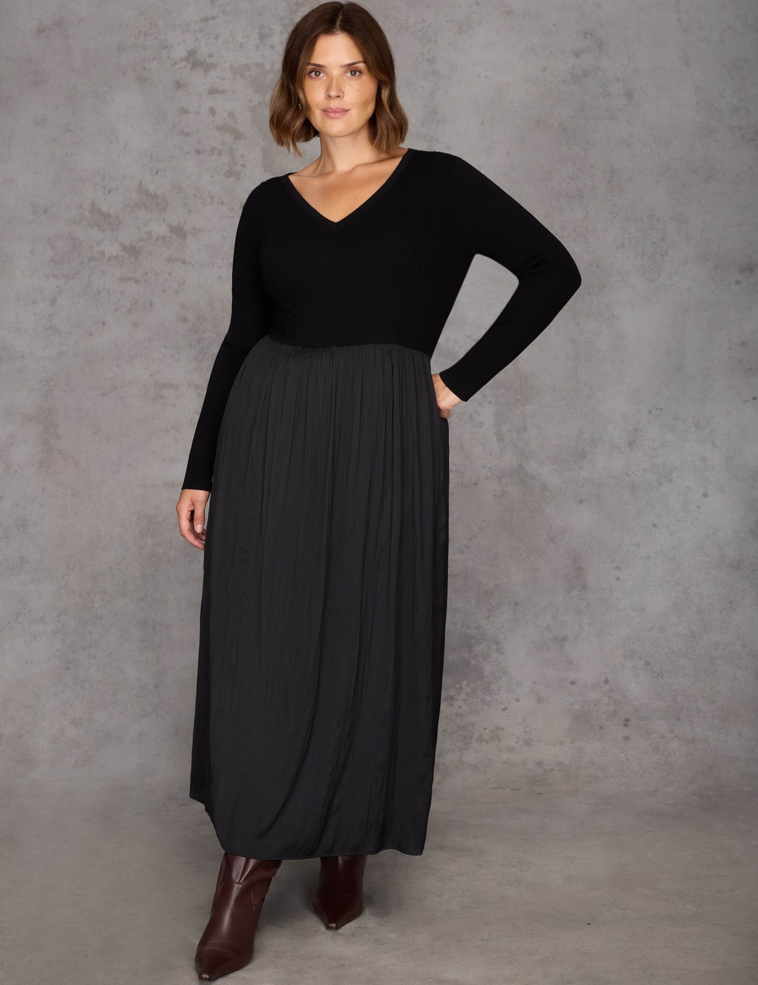 V-Neck Midaxi Tea Dress 2 of 6