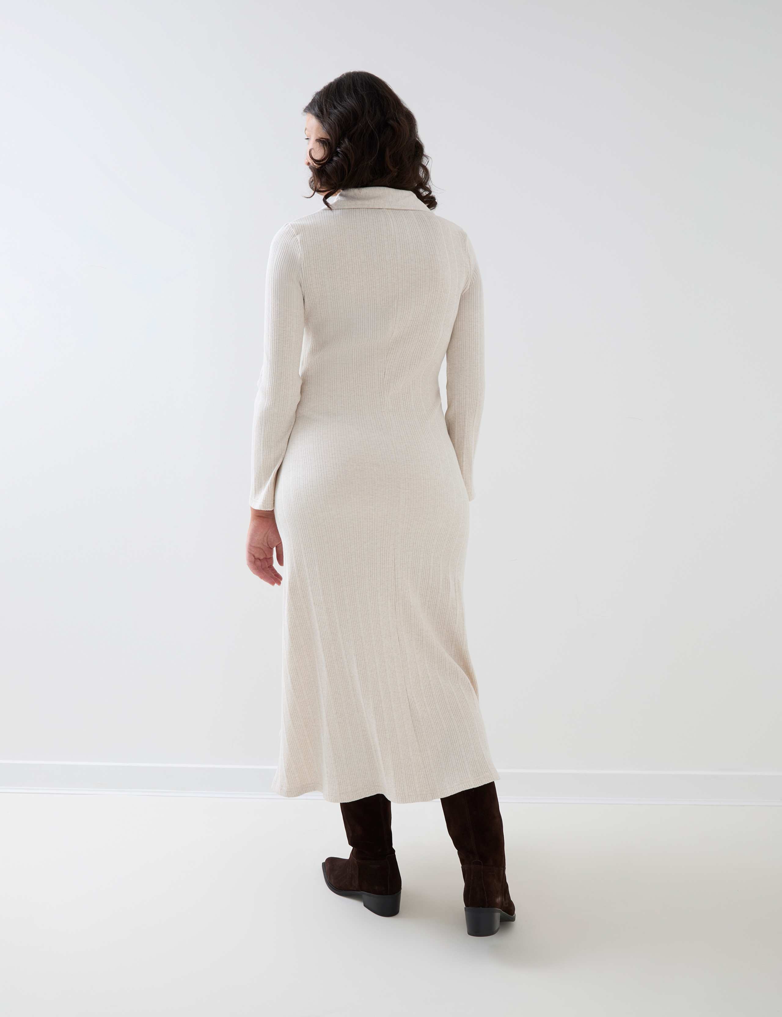 Ribbed V Neck Midi Dress 4 of 4