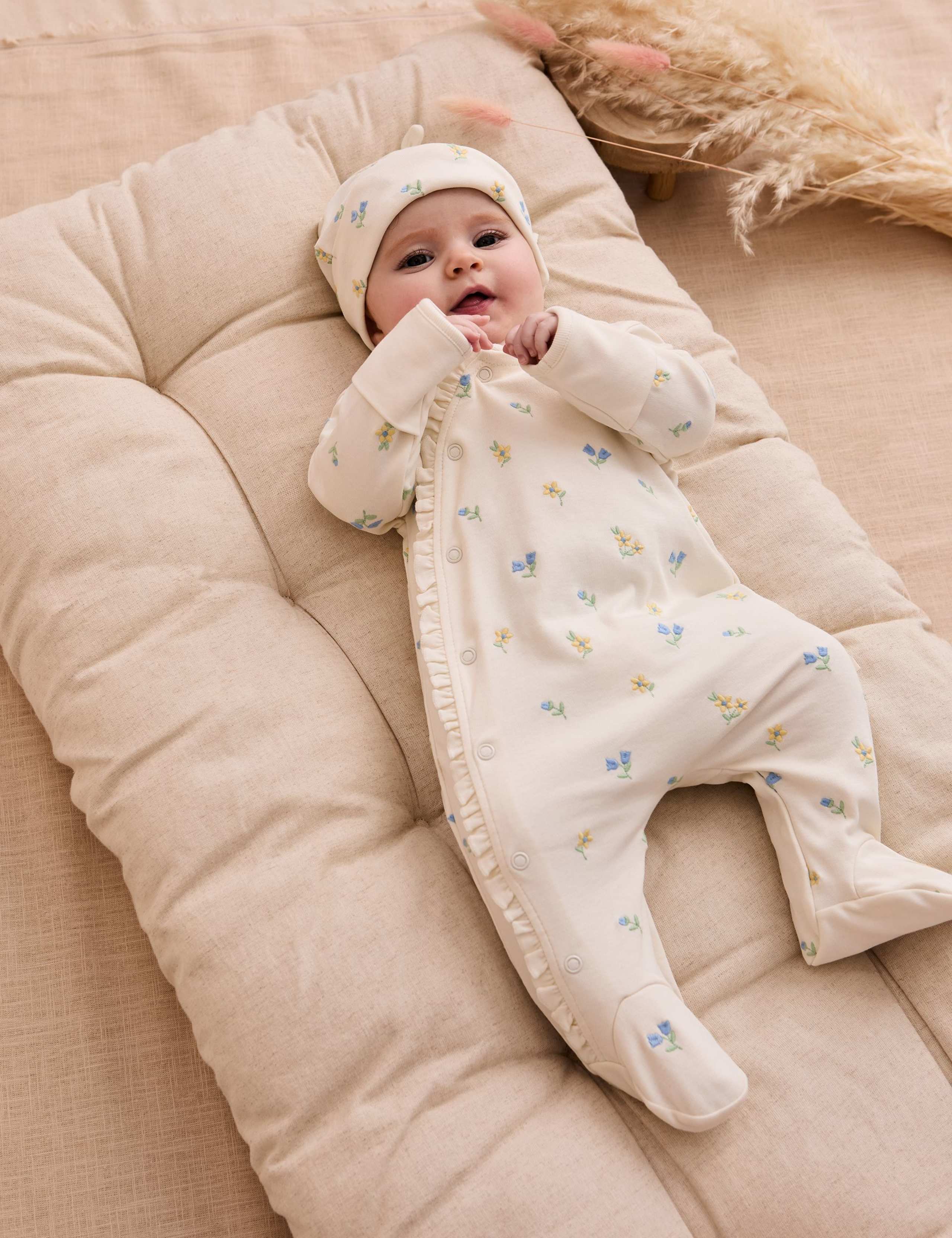 2pc Pure Cotton Floral Sleepsuit & Hat Set (0-18 Mths) 1 of 6