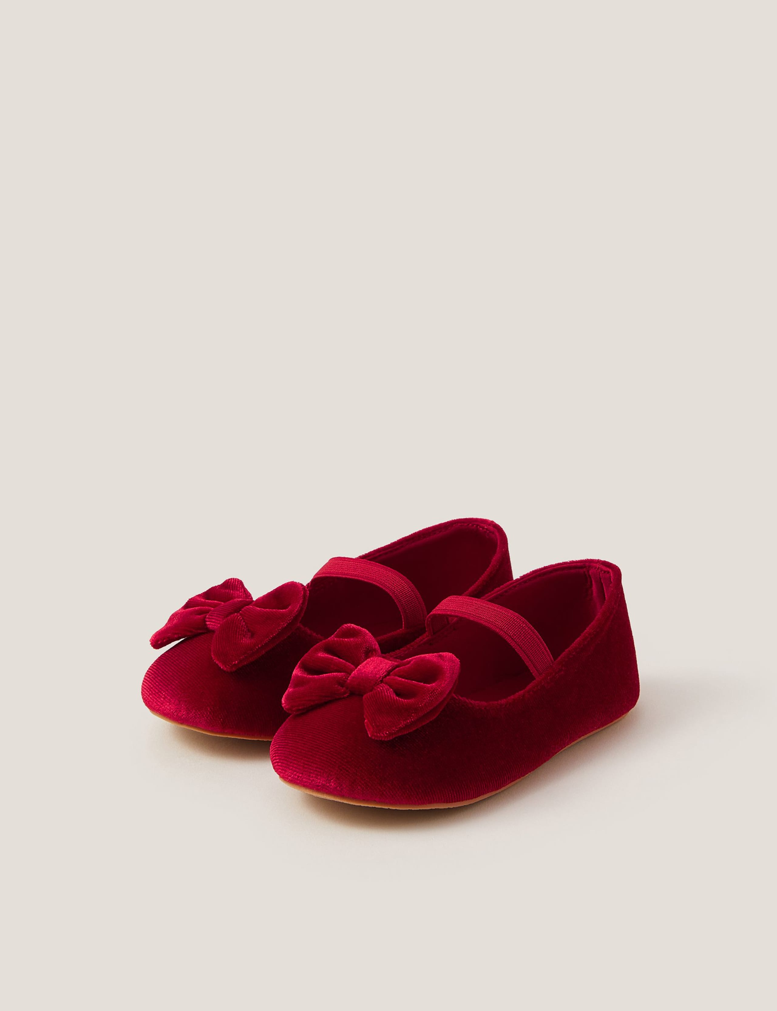 Baby Velvet Pram Shoes (2 Small - 6 Small) 2 of 3