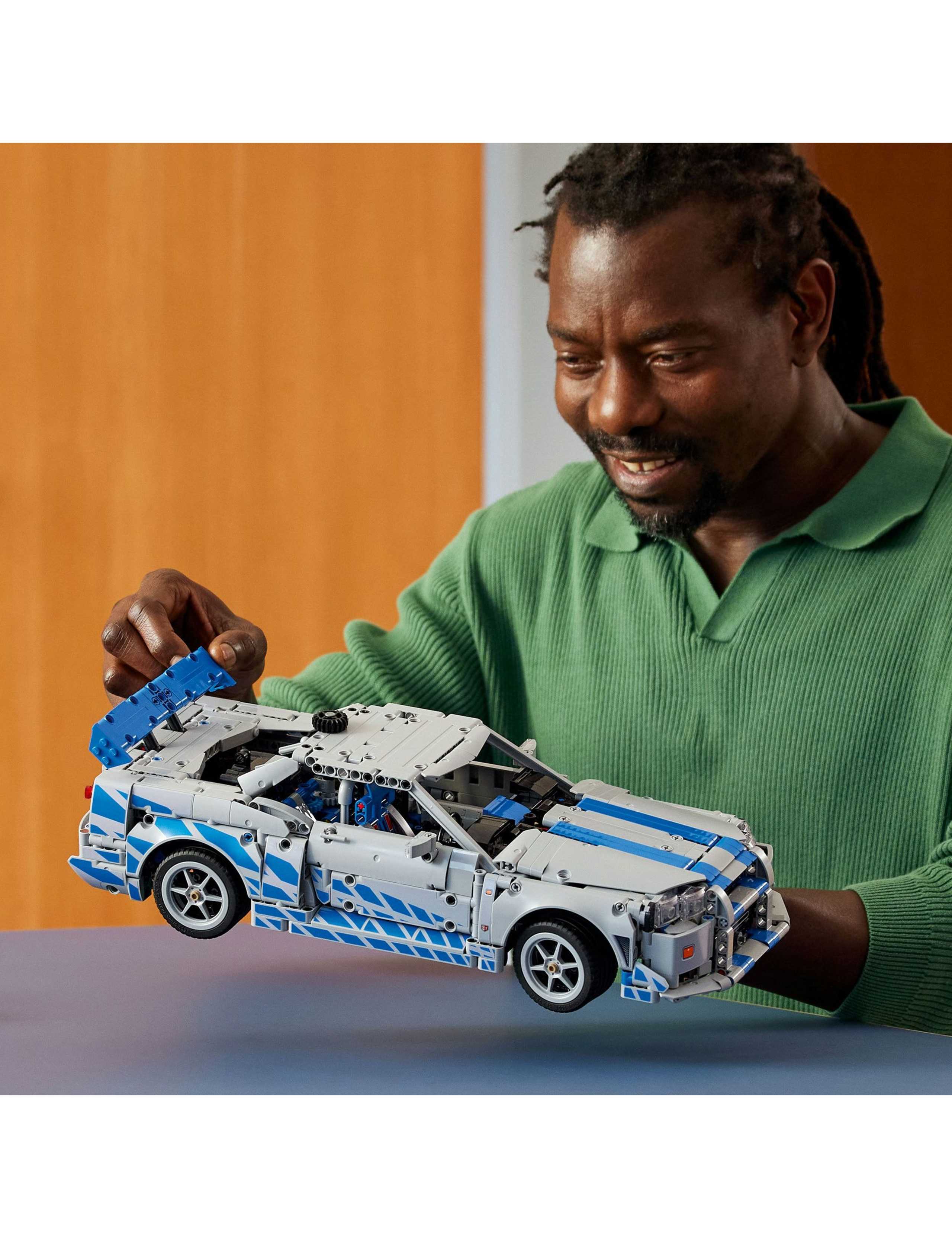 LEGO Technic 2 Fast 2 Furious Nissan Skyline GT-R (R34) 42210(18+ Yrs) 6 of 6
