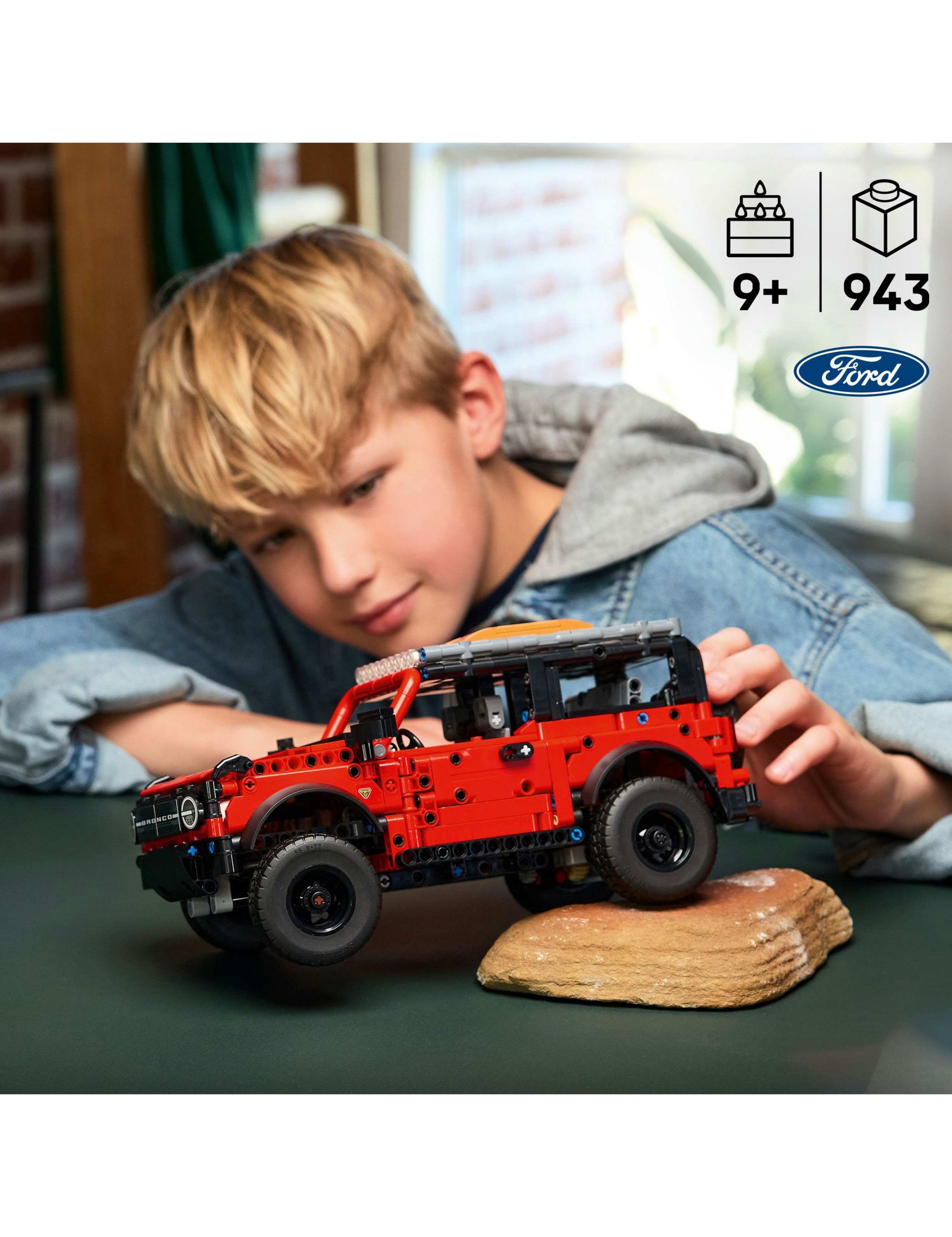 LEGO Technic Ford Bronco SUV Off Road Car Toy 42213(9+ Yrs) 2 of 6
