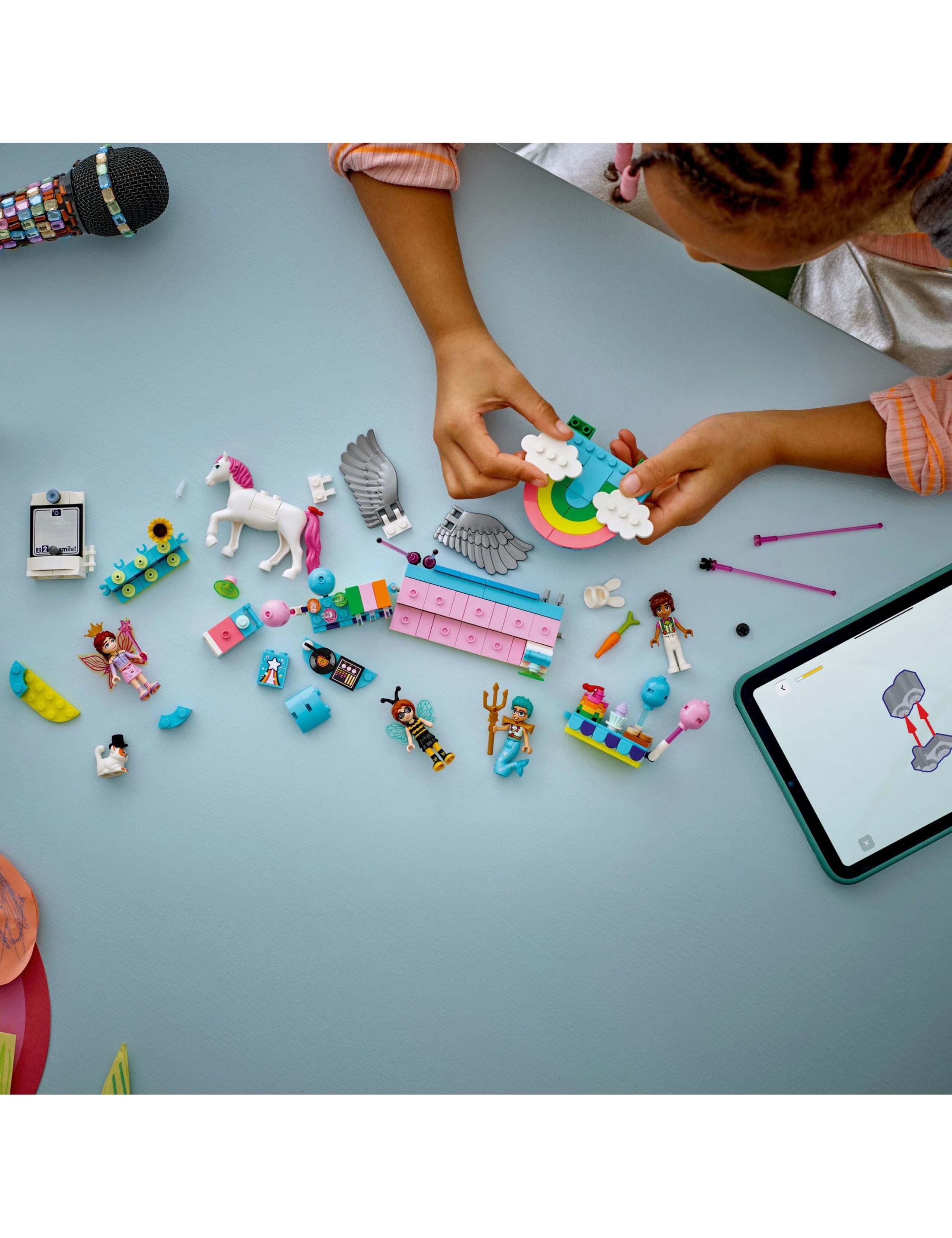 LEGO Friends Costume Party with Unicorn & Fairy  42661(6+ Yrs) 3 of 6