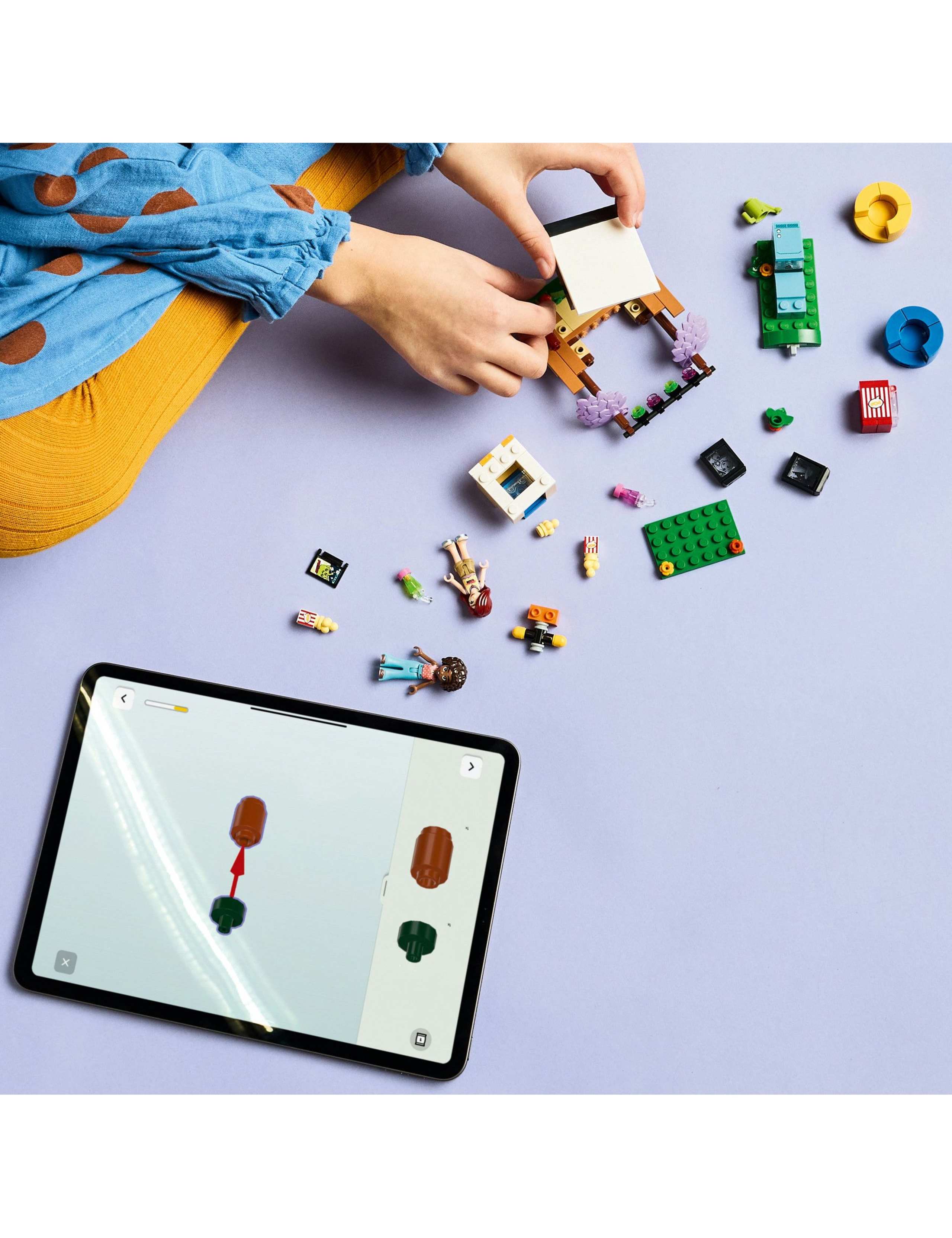 LEGO Friends Friendship Movie Night Toy Set 42642(6+ Yrs) 5 of 6