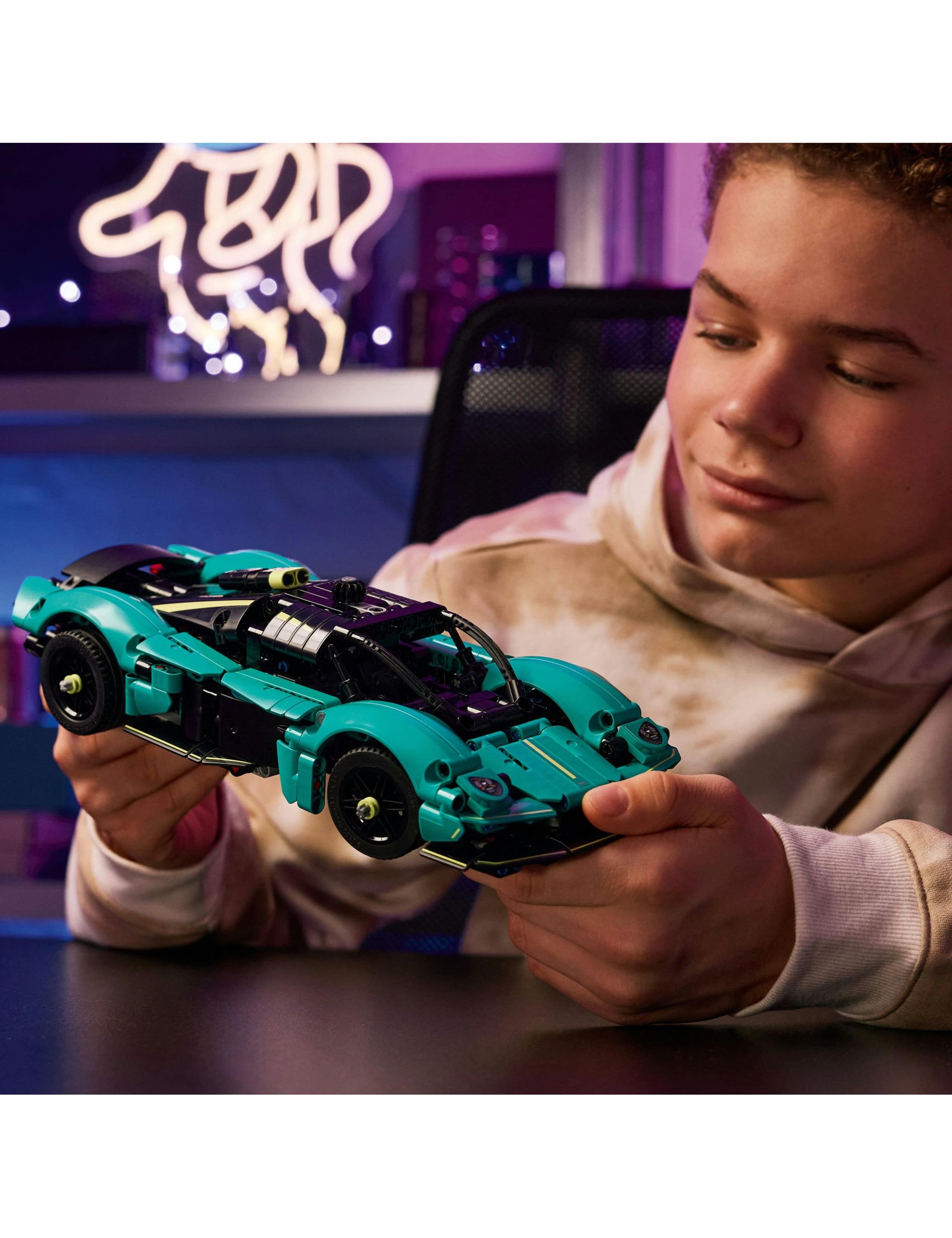 LEGO Technic Aston Martin Valkyrie Car Toy 42208(9+ Yrs) 3 of 6