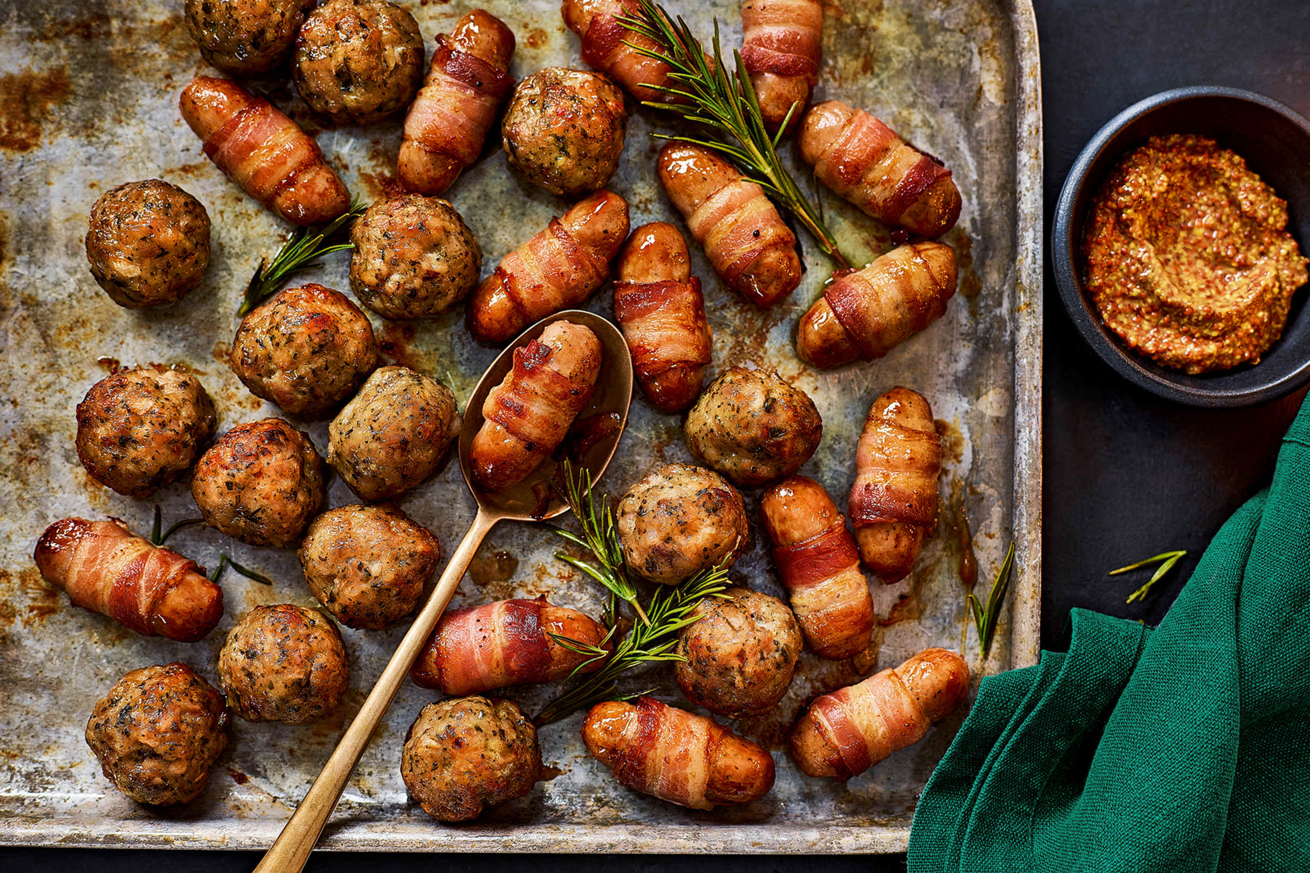 British 32 Piece Garnish Selection 1 of 2