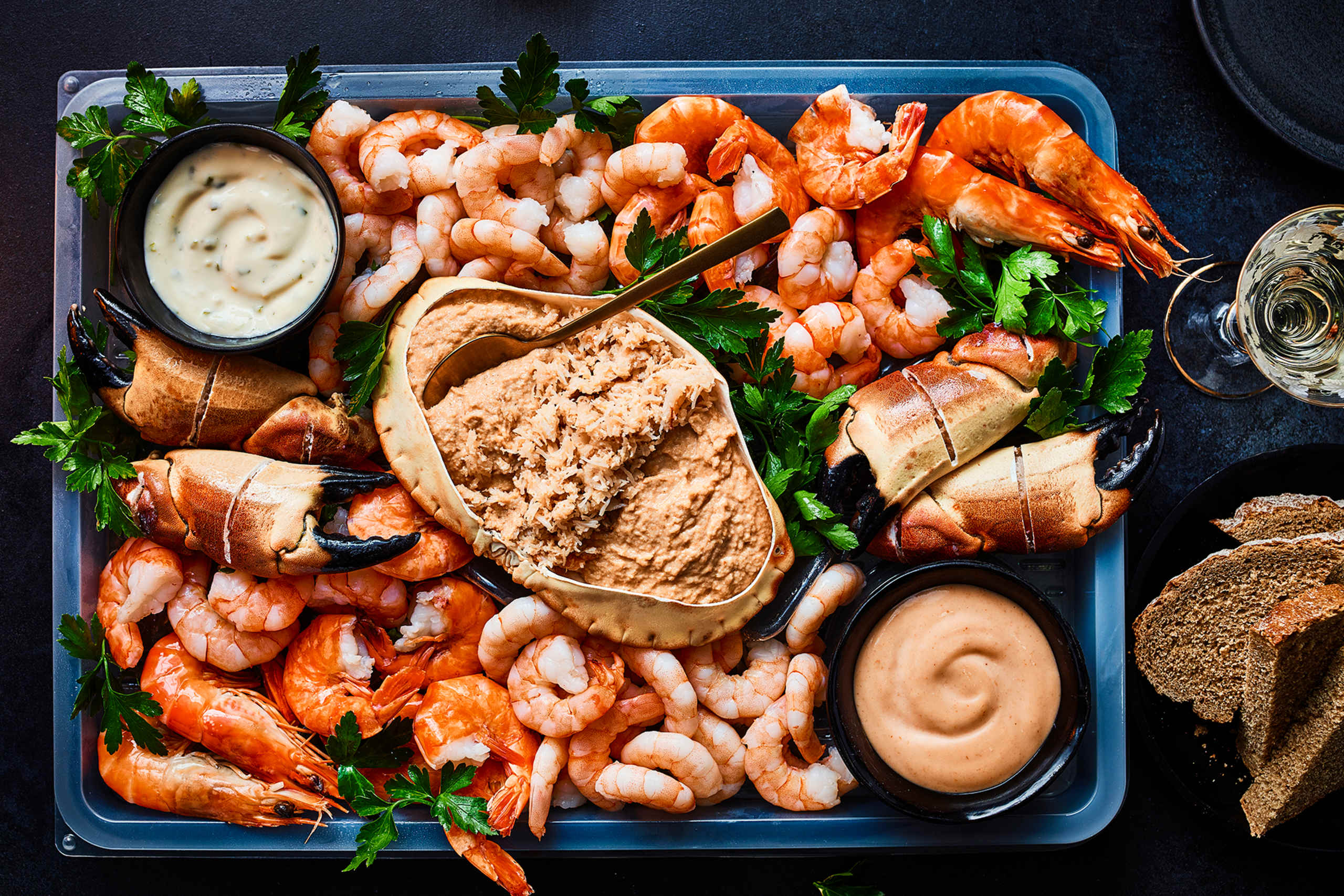 Collection Luxury Shellfish Platter (Serves 4-6) 1 of 2