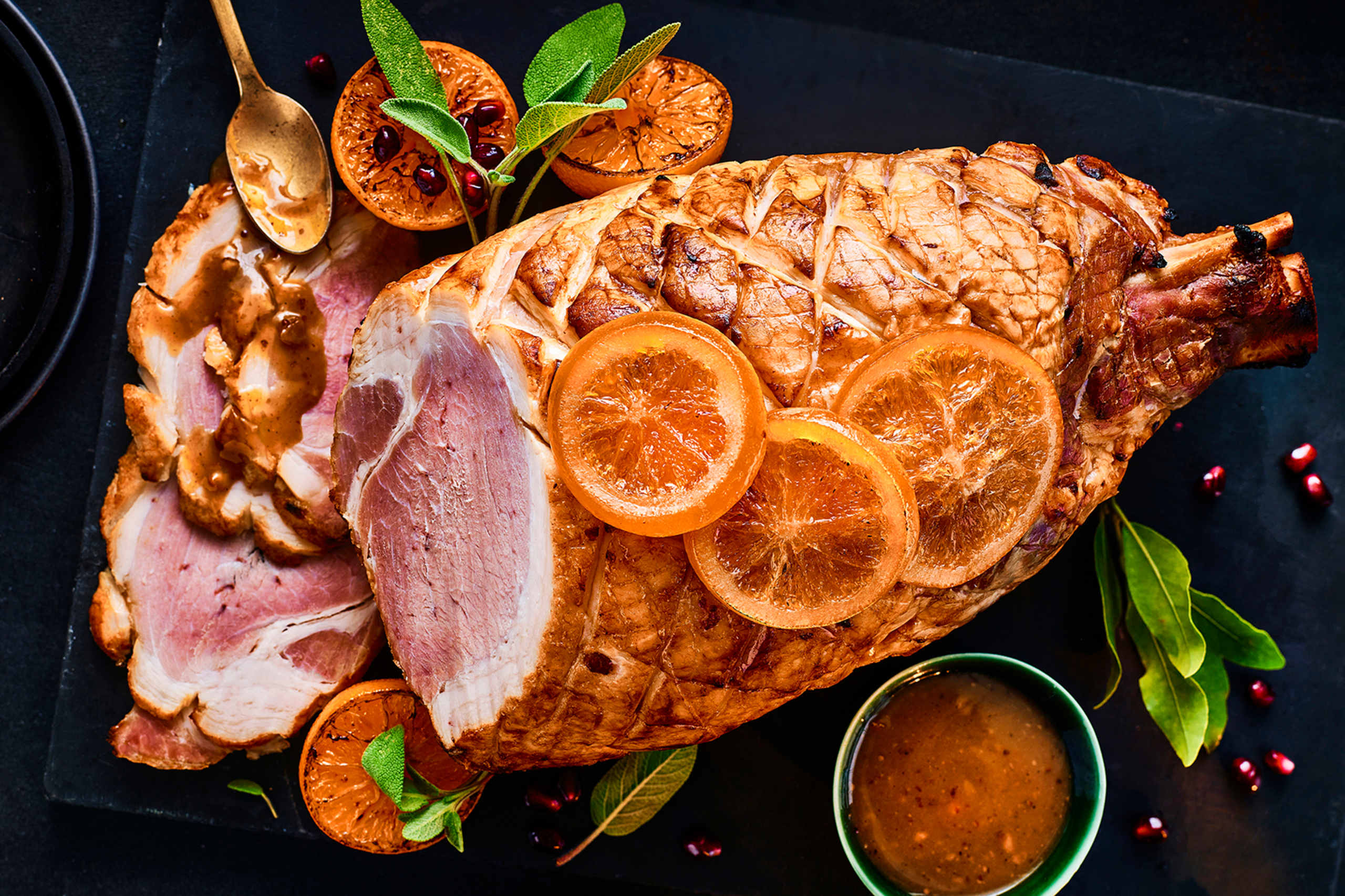 Our Best Ever Heritage Gold Dry-Cured Roasted Ham on the Bone (25 Slices) 1 of 2