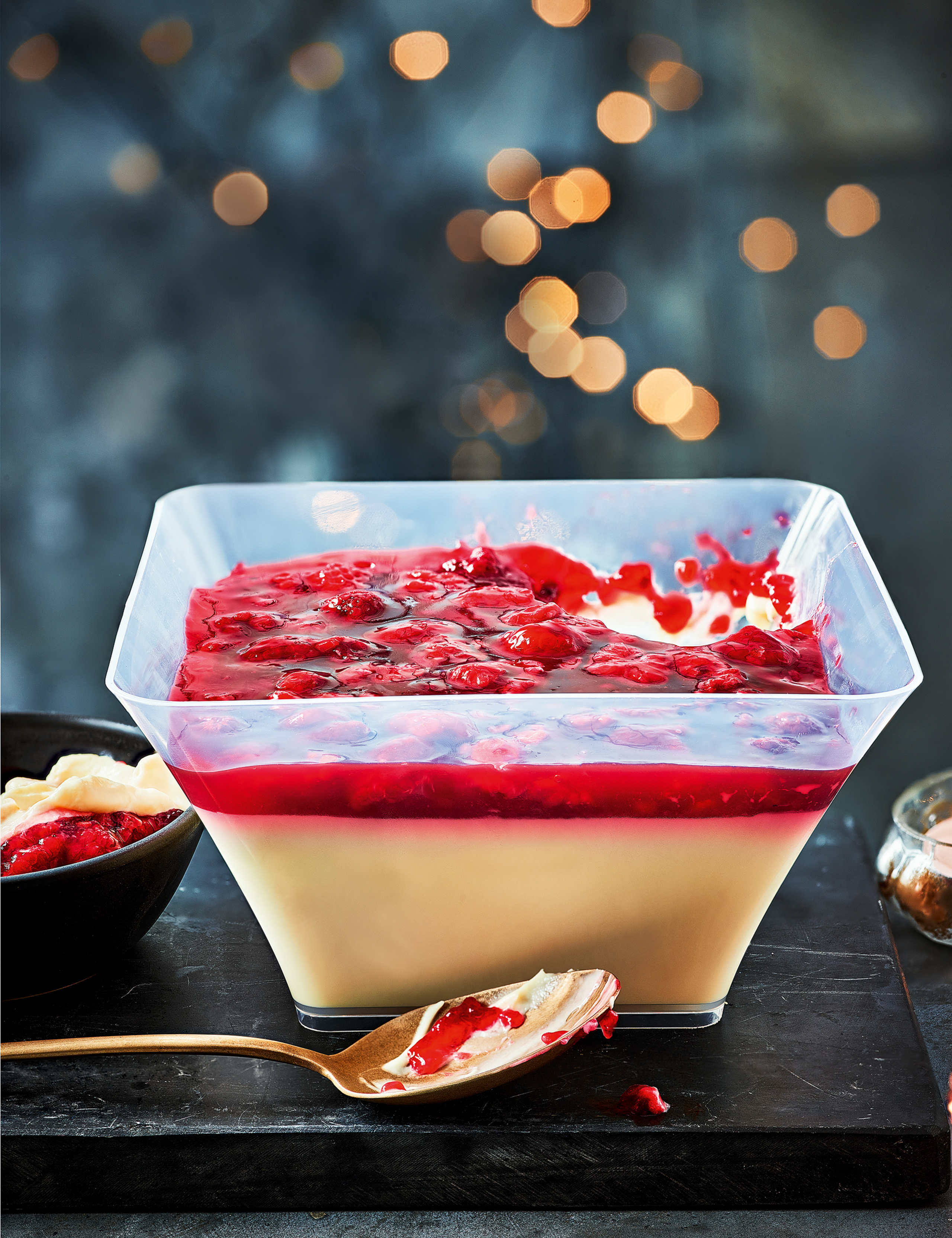 Collection Raspberry, White Chocolate & Vanilla Panna Cotta (Serves 6) 1 of 2