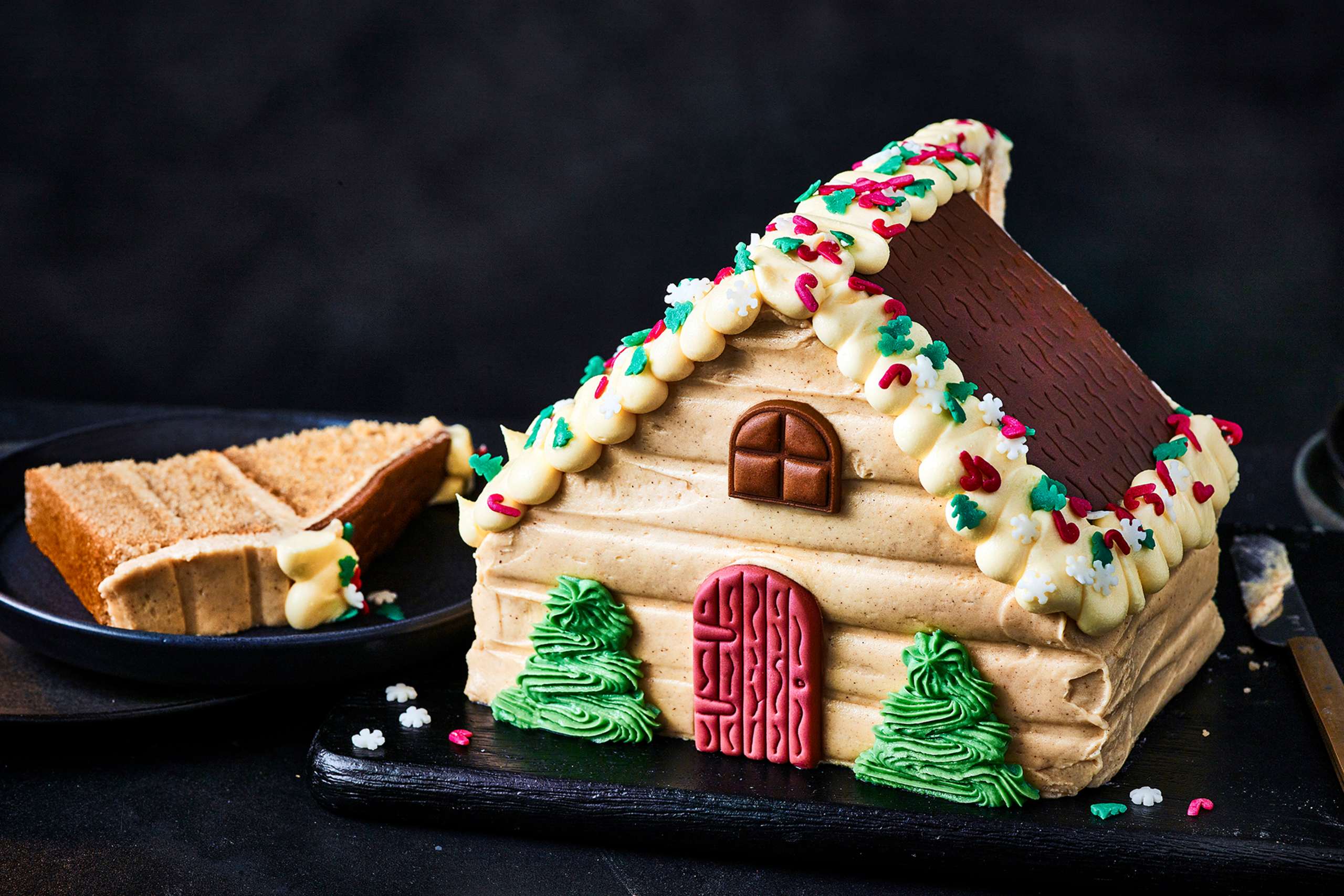 Christmas Cabin Cake (Serves 16) 1 of 2