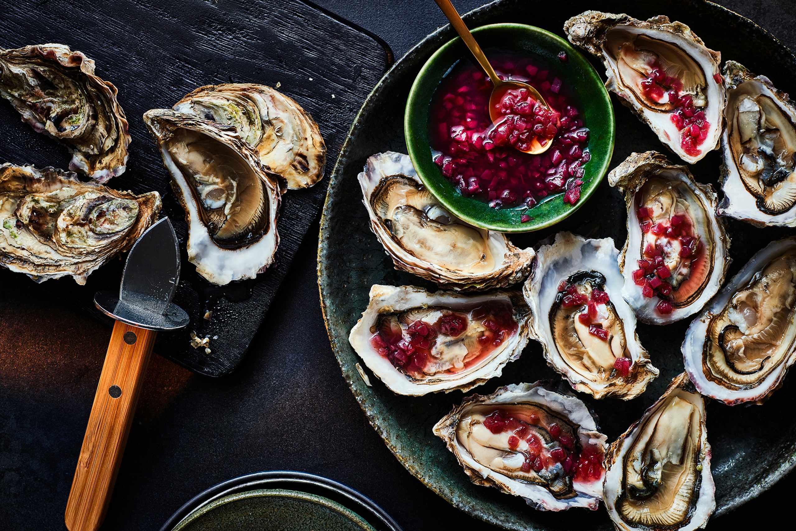 Collection 12 Scottish Oysters (Serves 4) 1 of 4