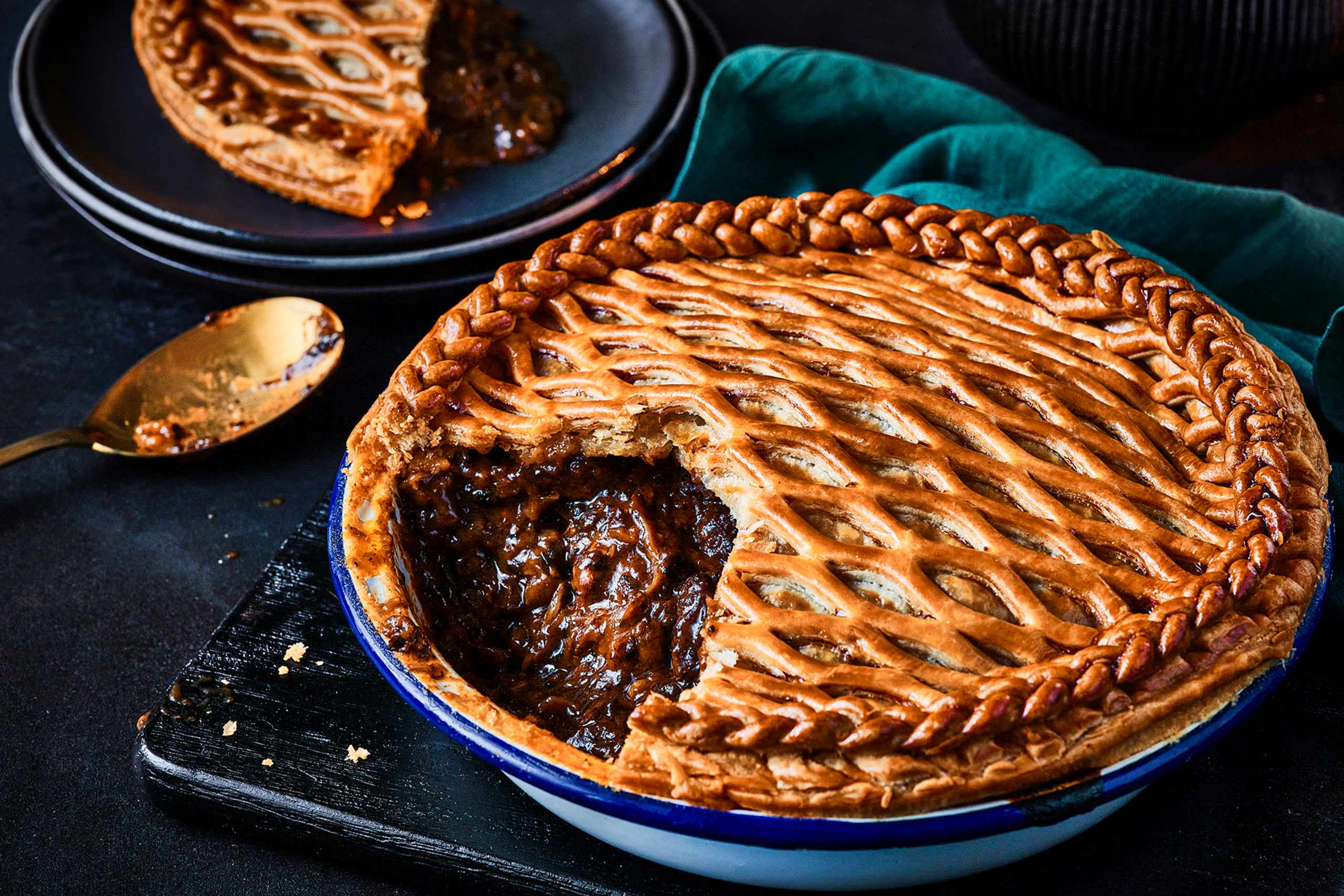 Collections Hand-crafted Wagyu Beef Pie (Serves 6) 1 of 2