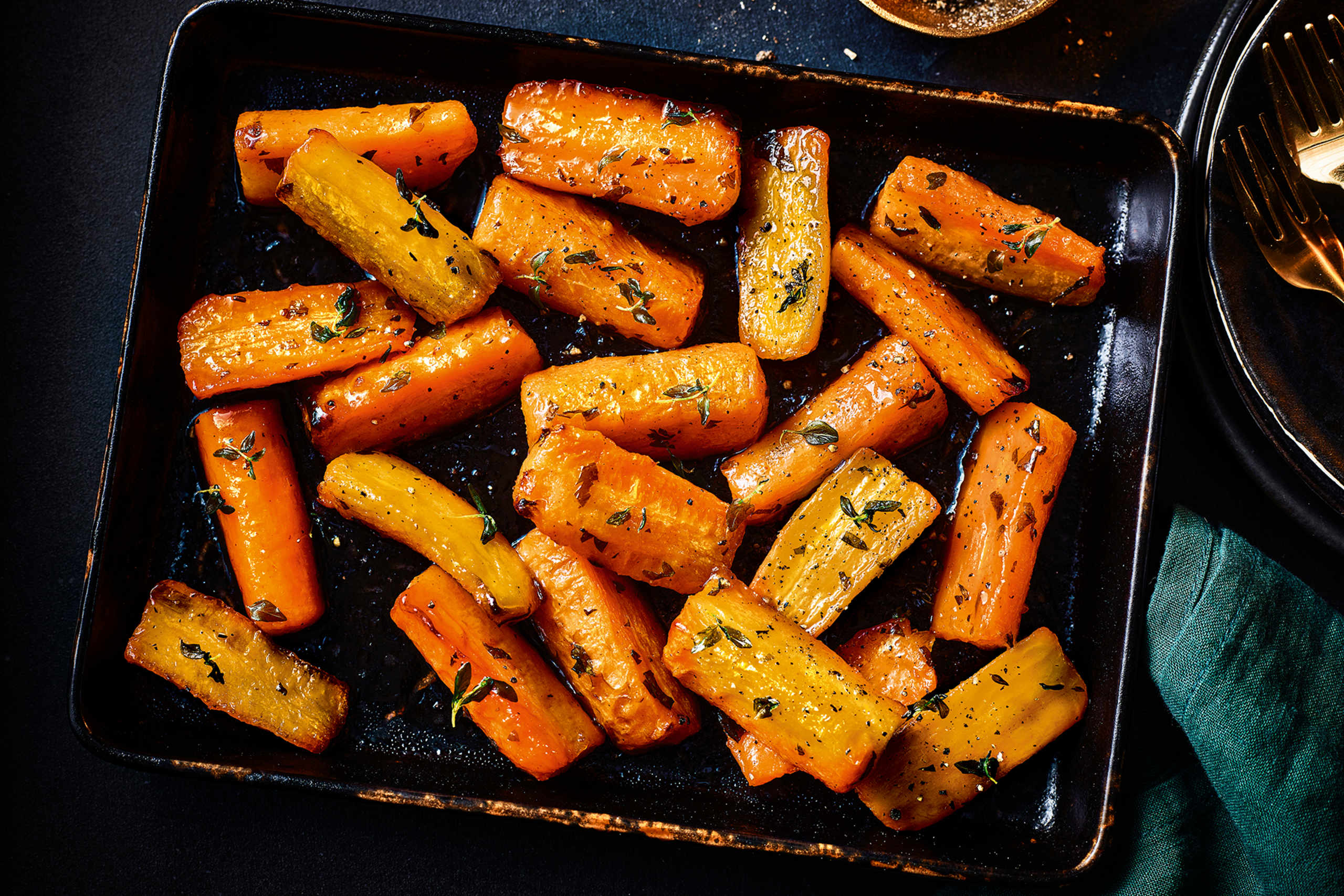Collections Heritage Orange & Yellow British Roasting Carrots (Serves 4) 1 of 2