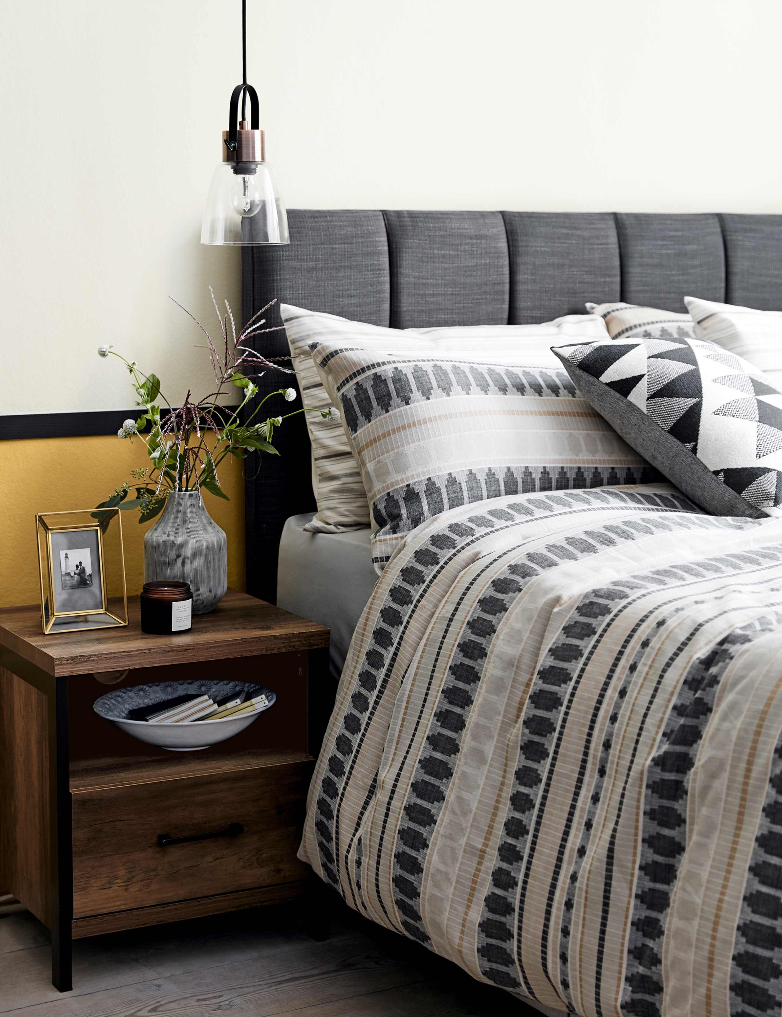 Modern Buttoned Headboard 5 of 5