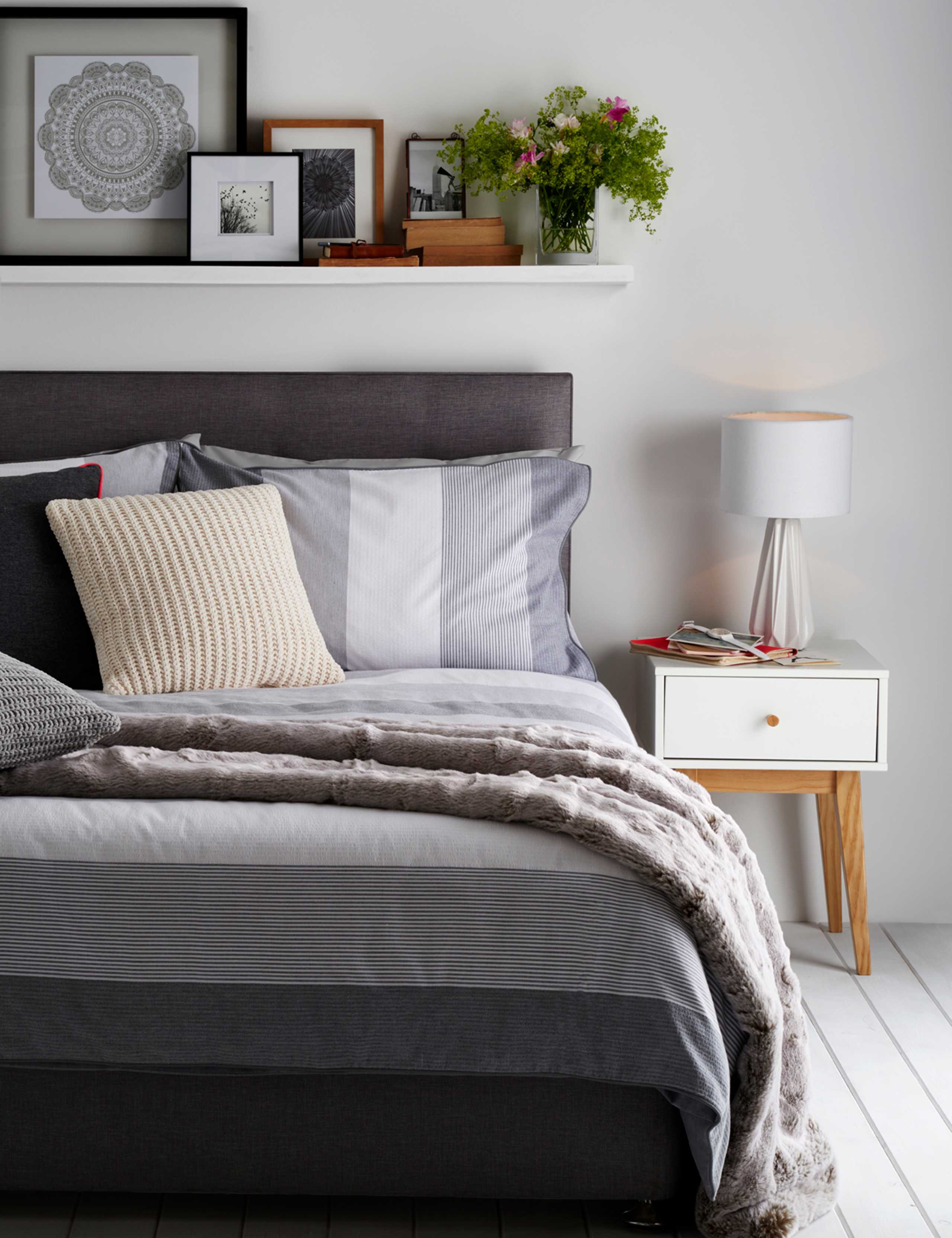 Essential Button Headboard 5 of 5