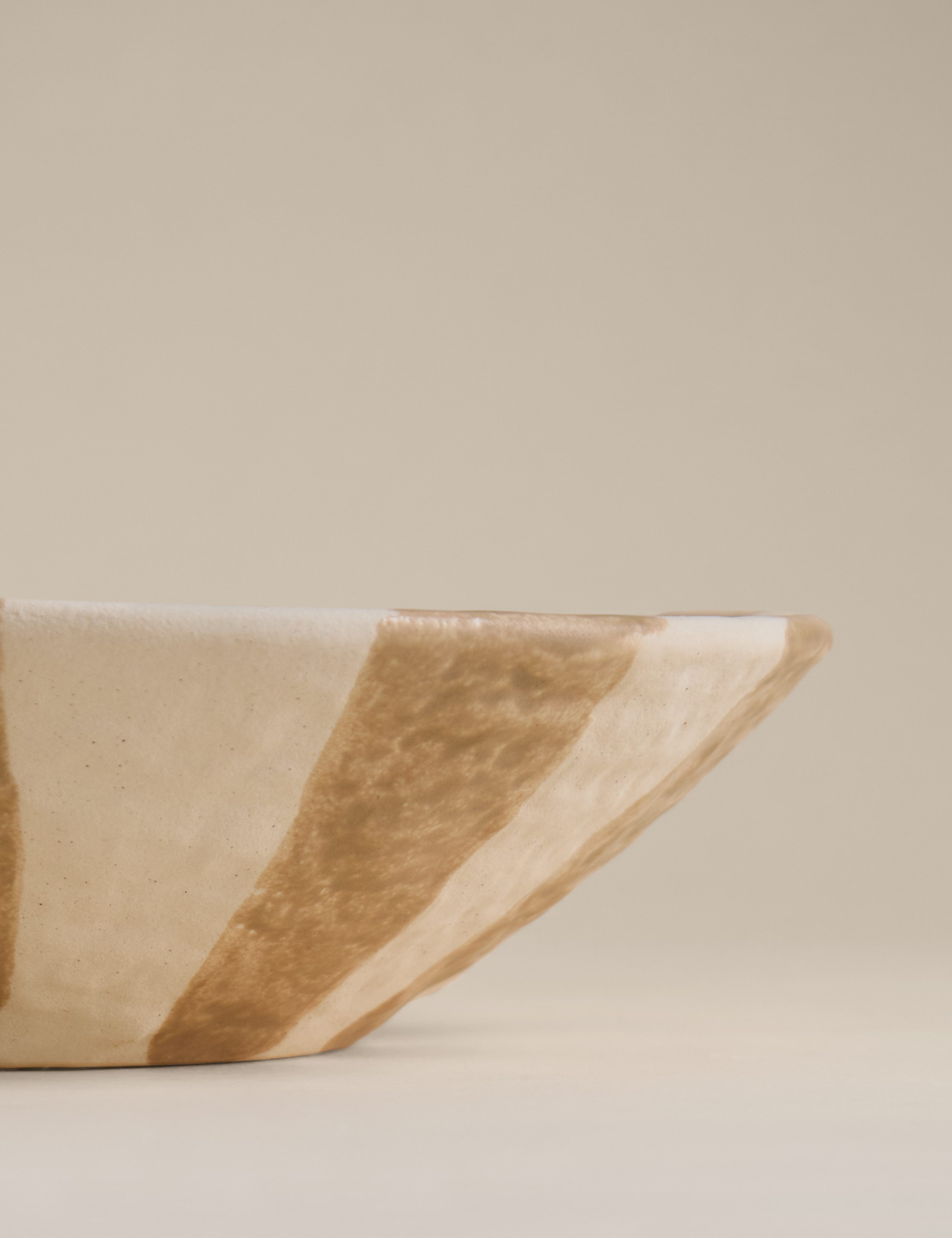 Striped Ceramic Centrepiece Bowl 3 of 4