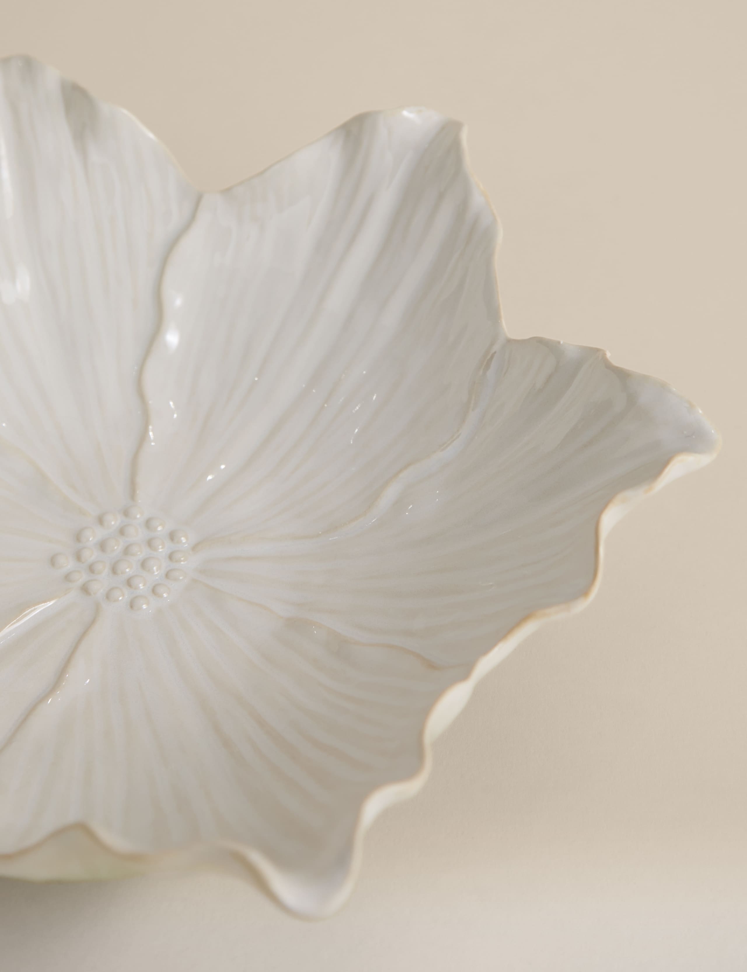 Handkerchief Centrepiece Ceramic Bowl 2 of 4