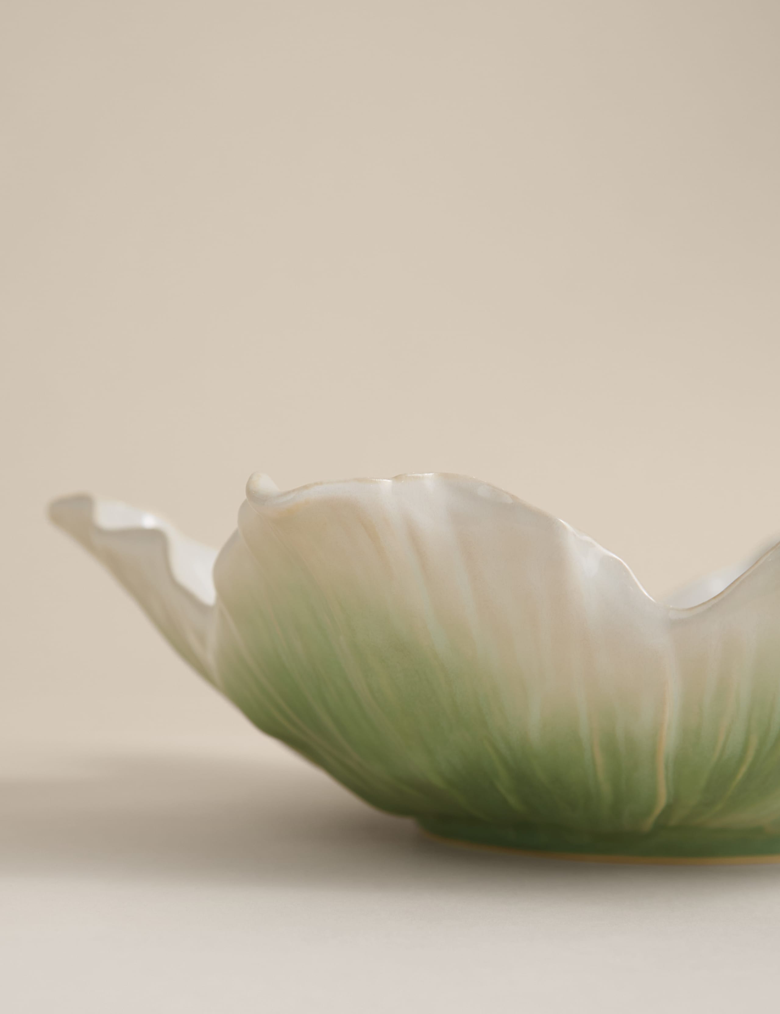 Handkerchief Centrepiece Ceramic Bowl 3 of 4