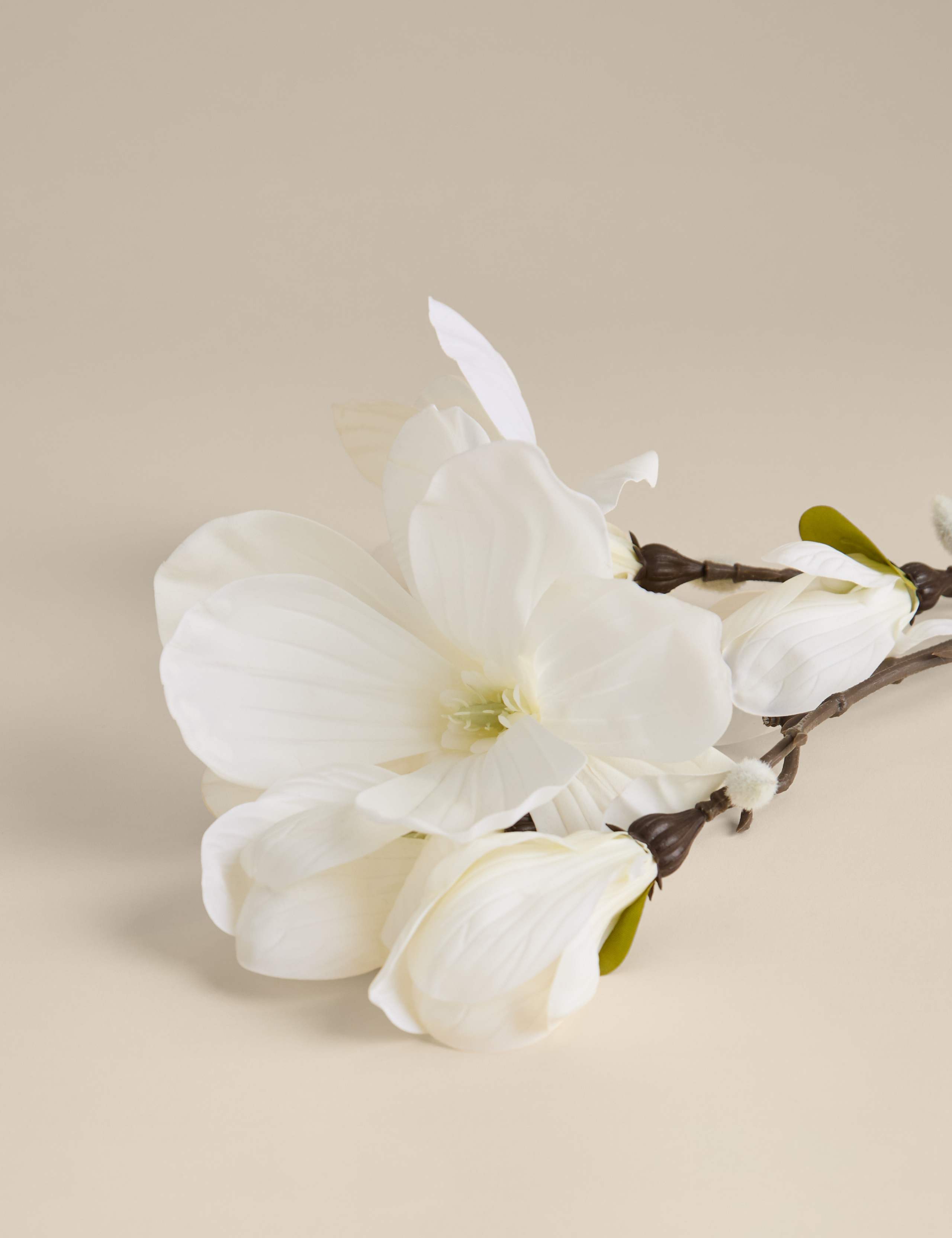 Set of 2 Artificial Magnolia Single Stems 3 of 3