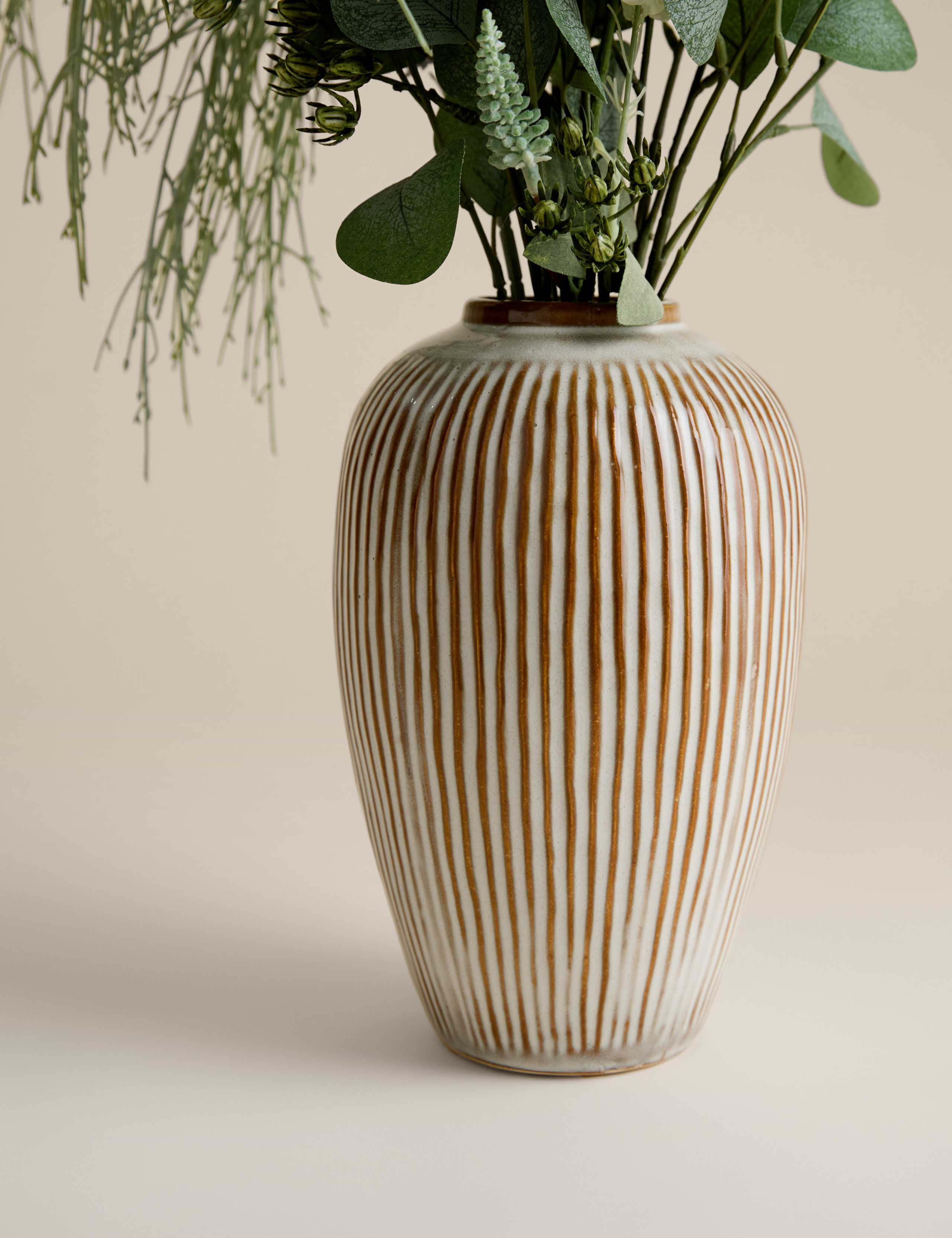 Artificial Flower Arrangement with Vase 2 of 3