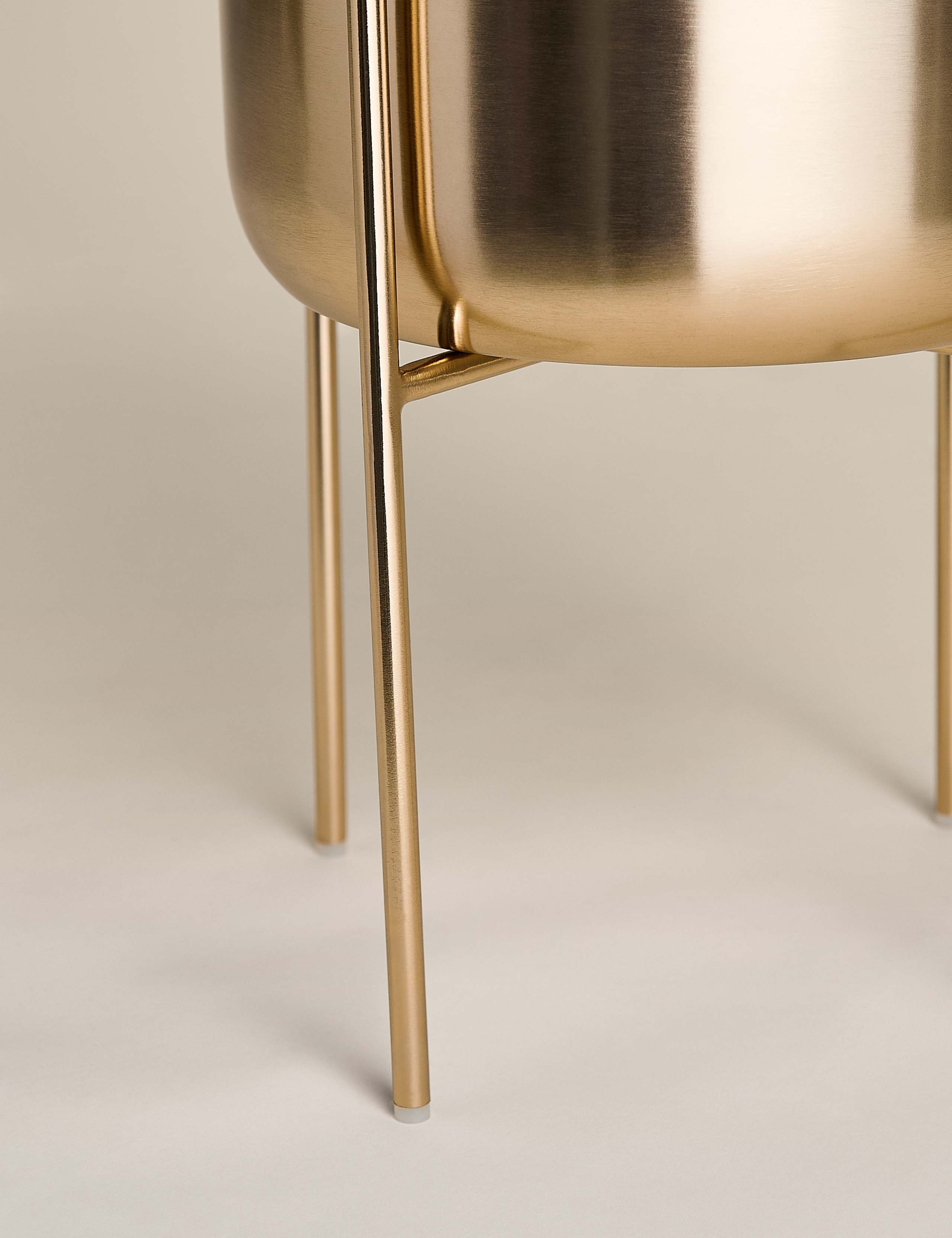 Large Metal Planter with Stand 4 of 5