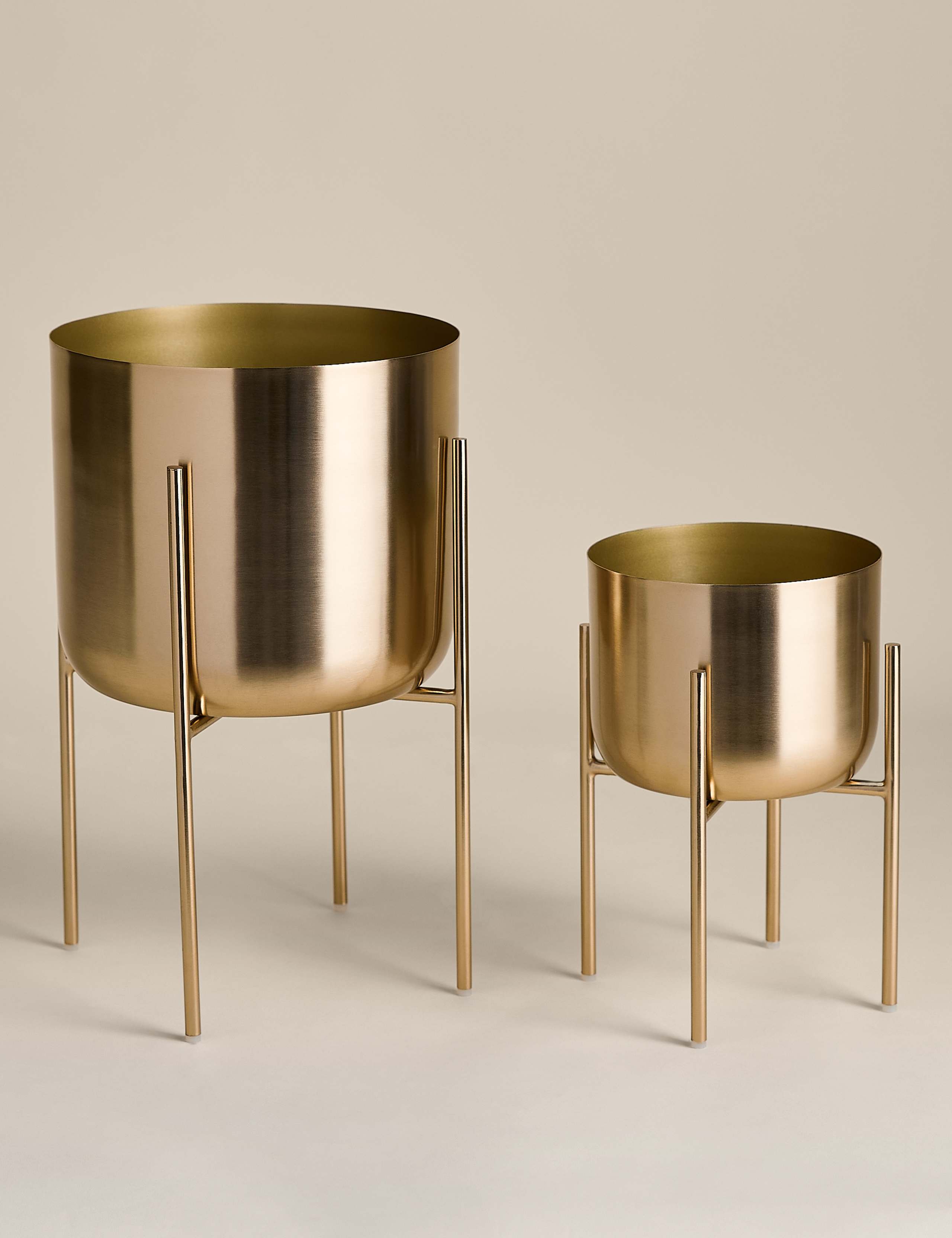 Large Metal Planter with Stand 5 of 5