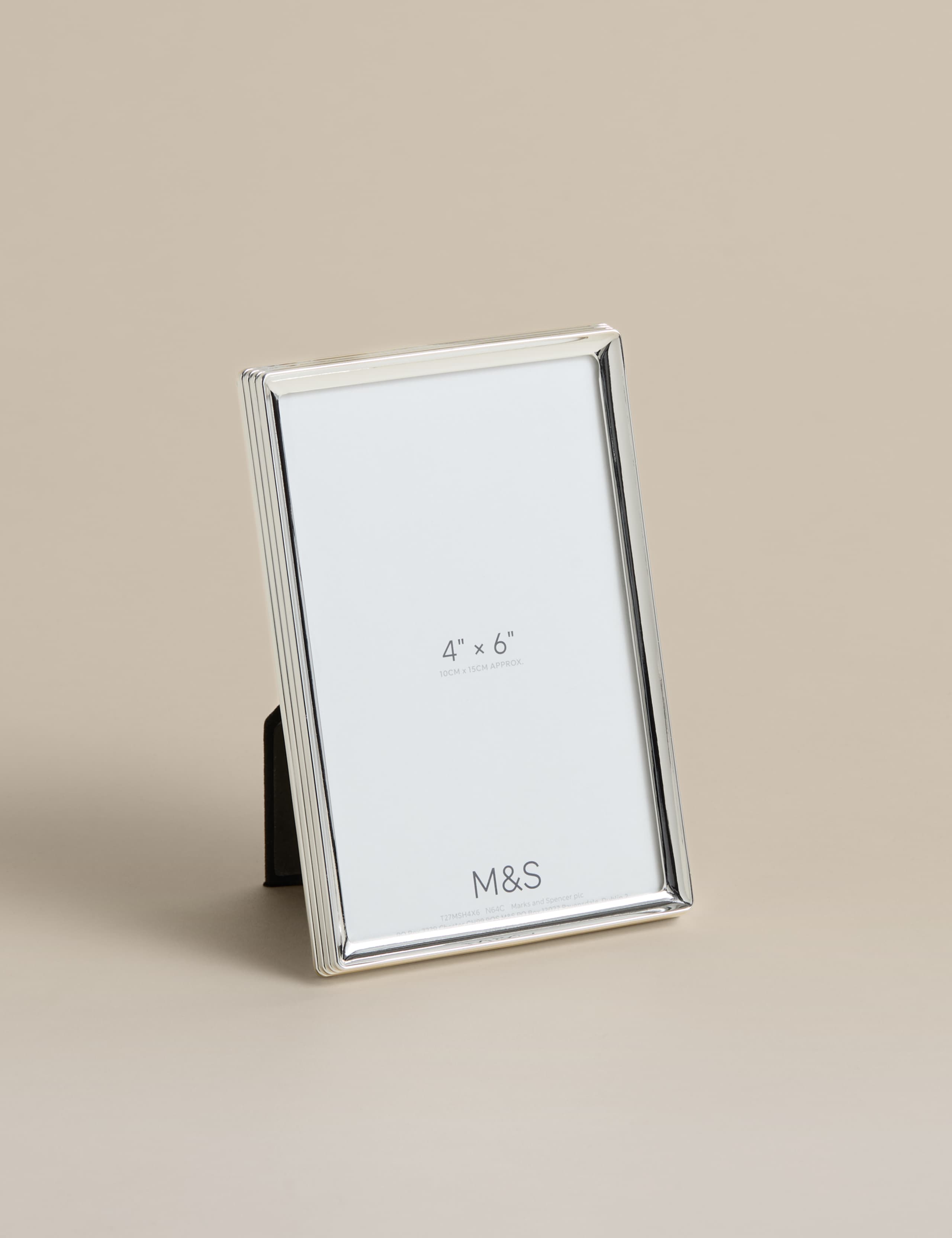 Ribbed Silver Plated Photo Frame 4x6 inch 1 of 4