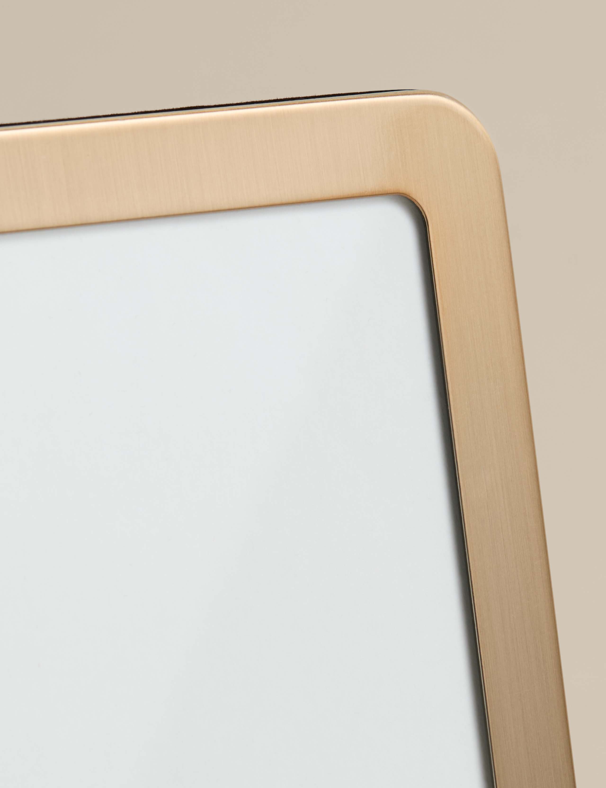 Thick Rounded Photo Frame 5x7 inch 4 of 4