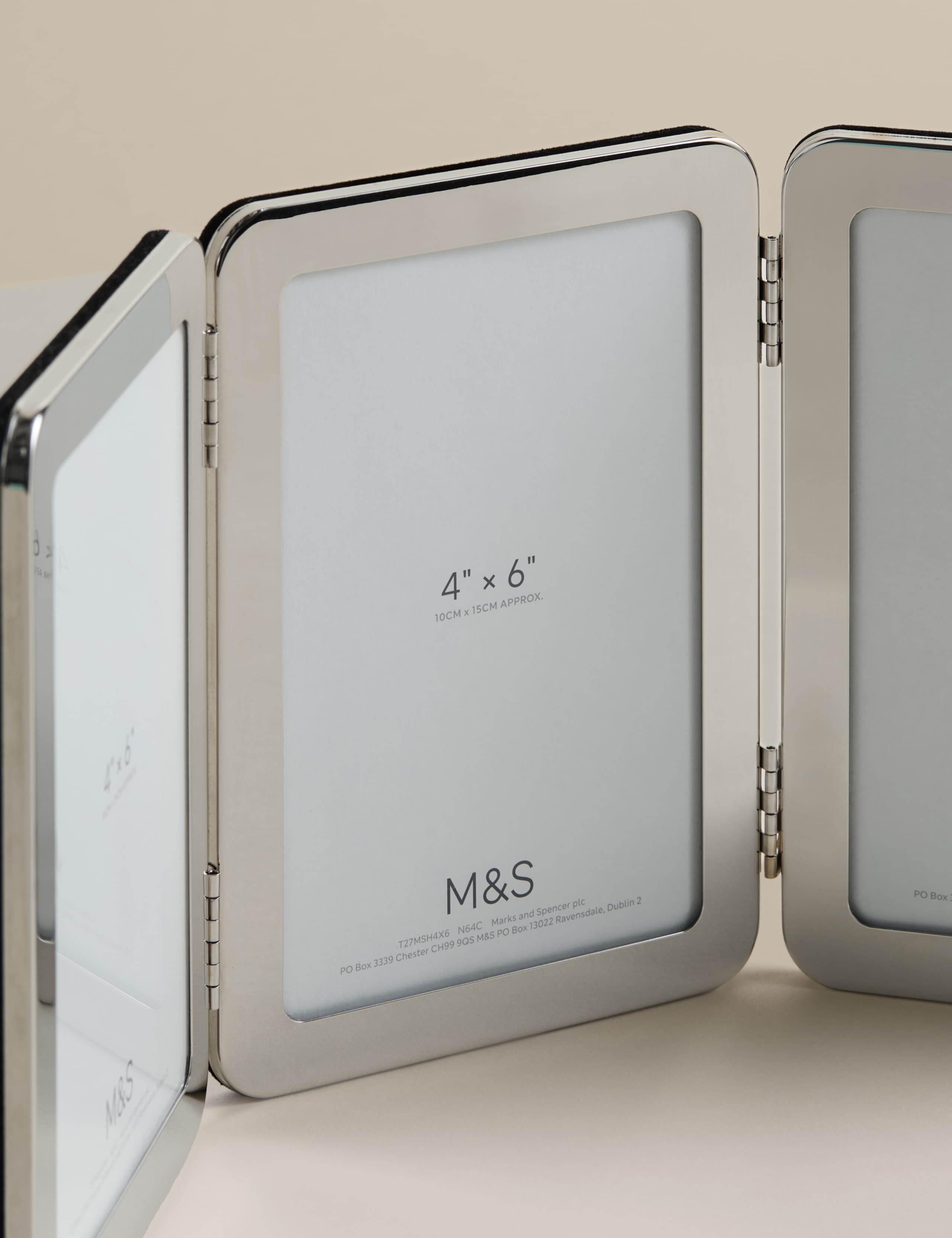 Thick Rounded Triple Photo Frame 4x6 inch 2 of 4