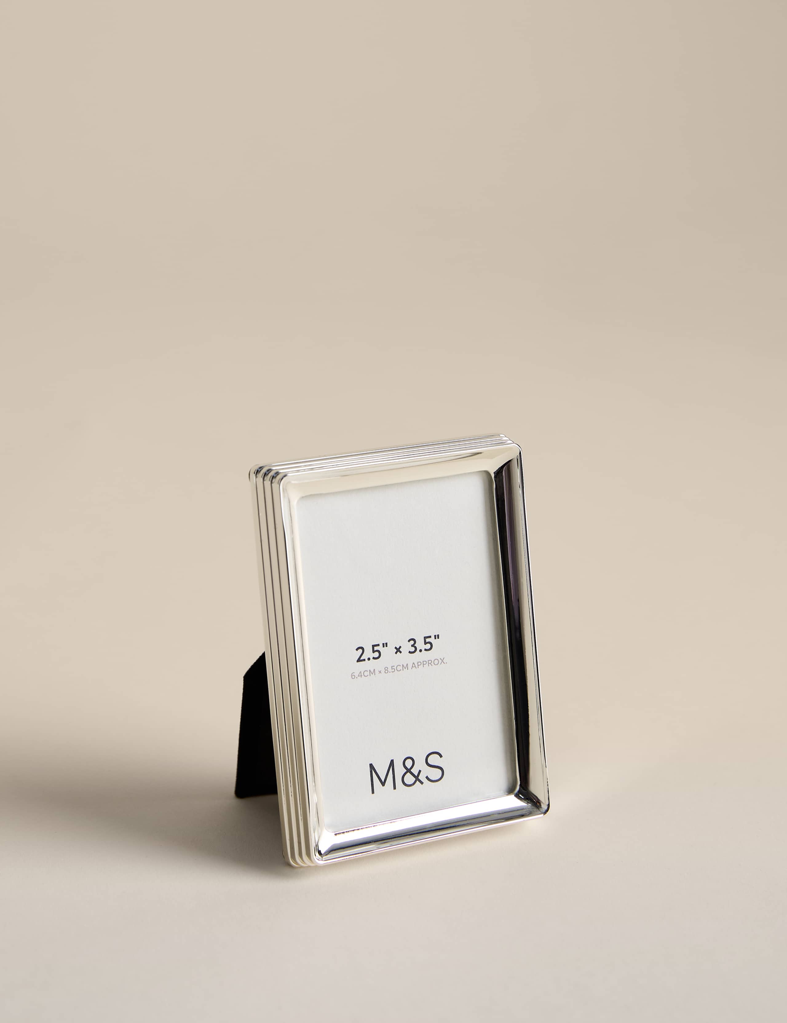 Set of 3 Ribbed Silver Plated Photo Frames 3 of 5