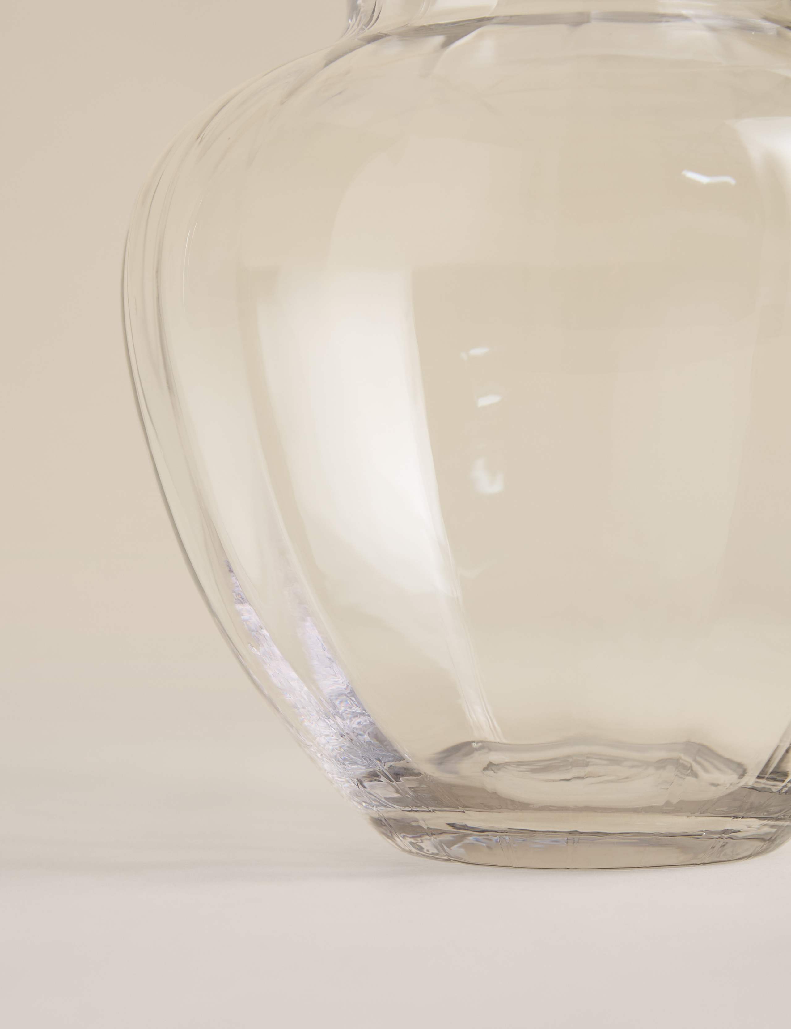 Medium Optic Tulip Vase 3 of 3