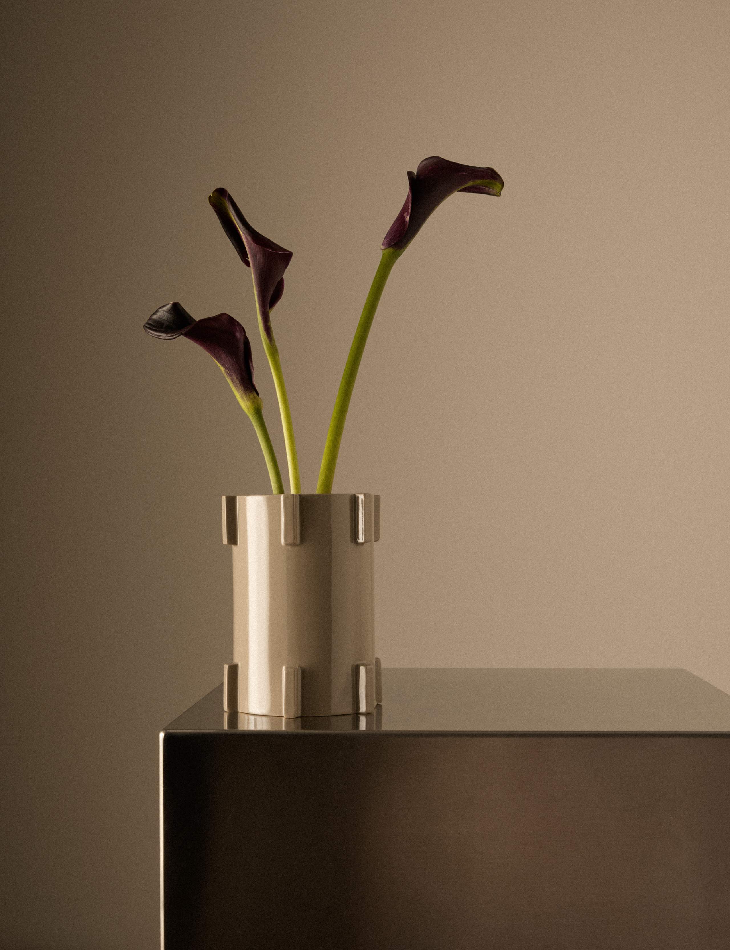 Ridged Vase 1 of 6