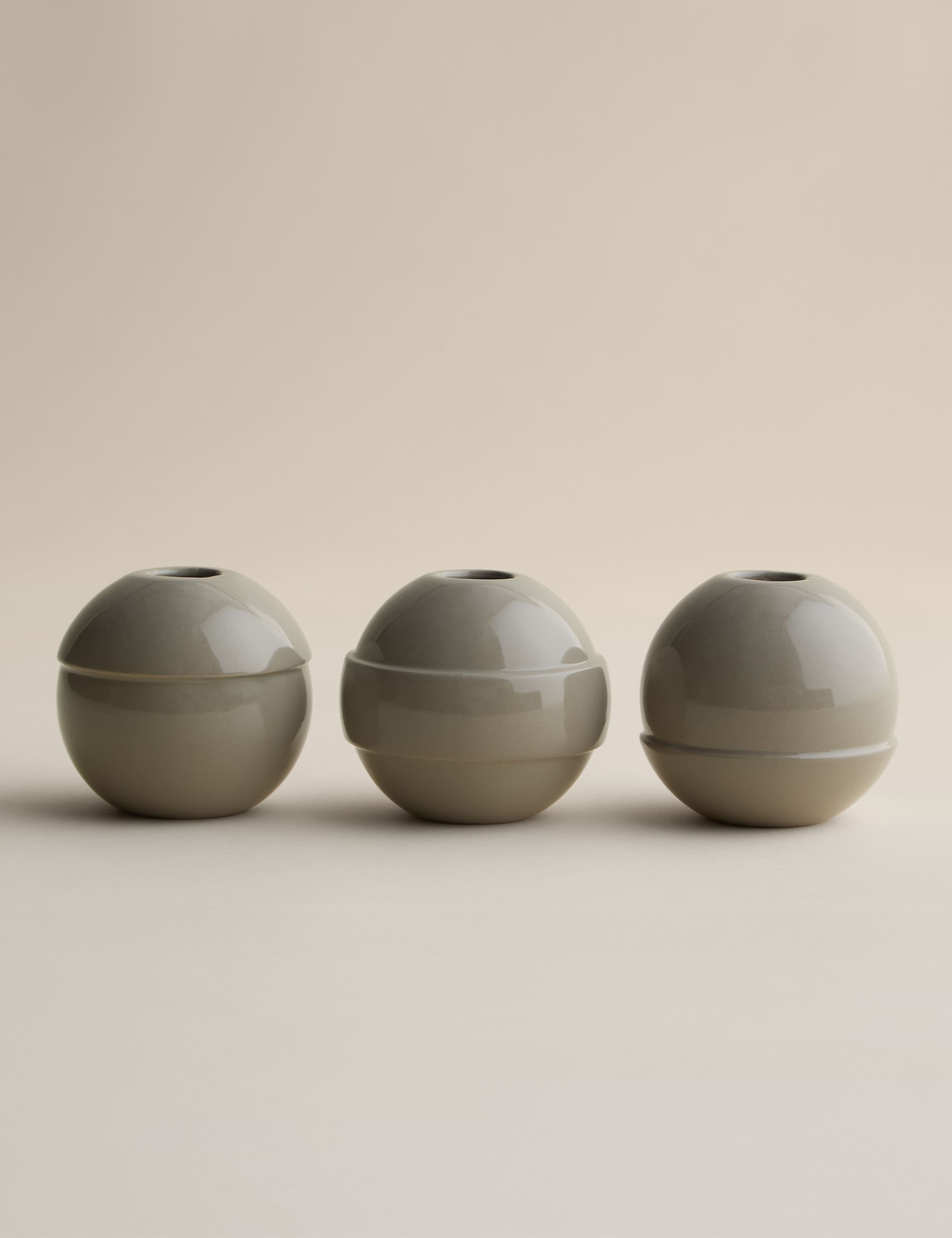 Set of 3 Round Bud Vases 2 of 4