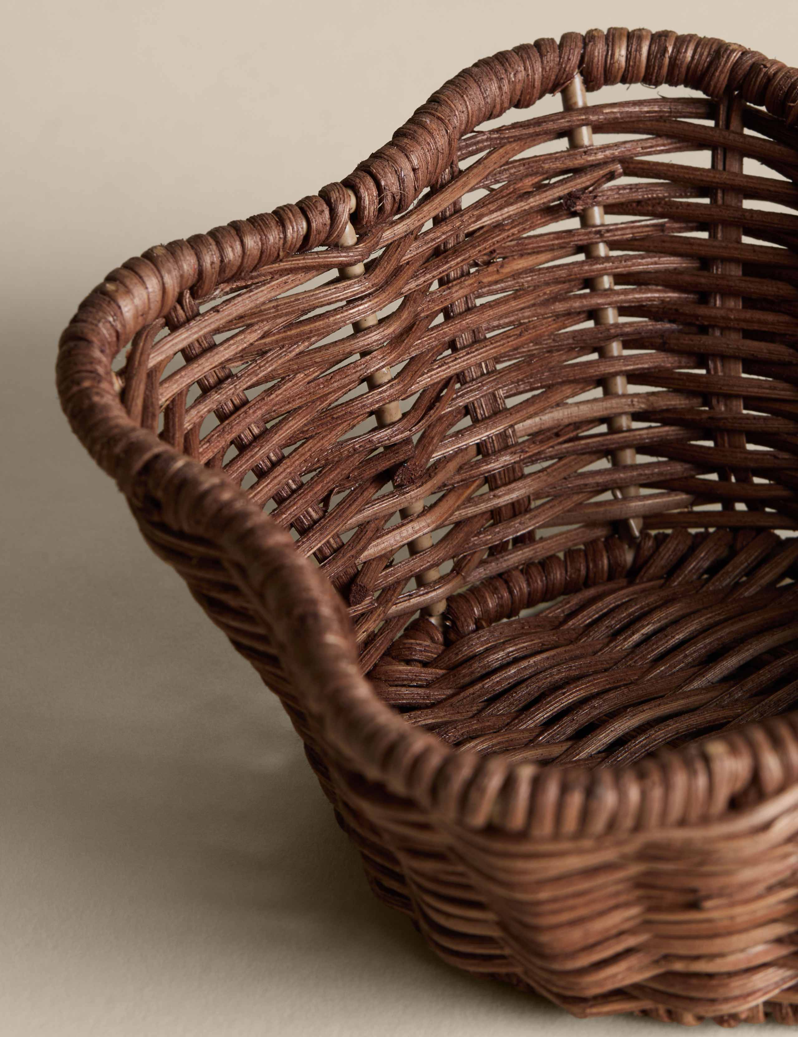 Small Scallop Rattan Trinket Bowl 5 of 6