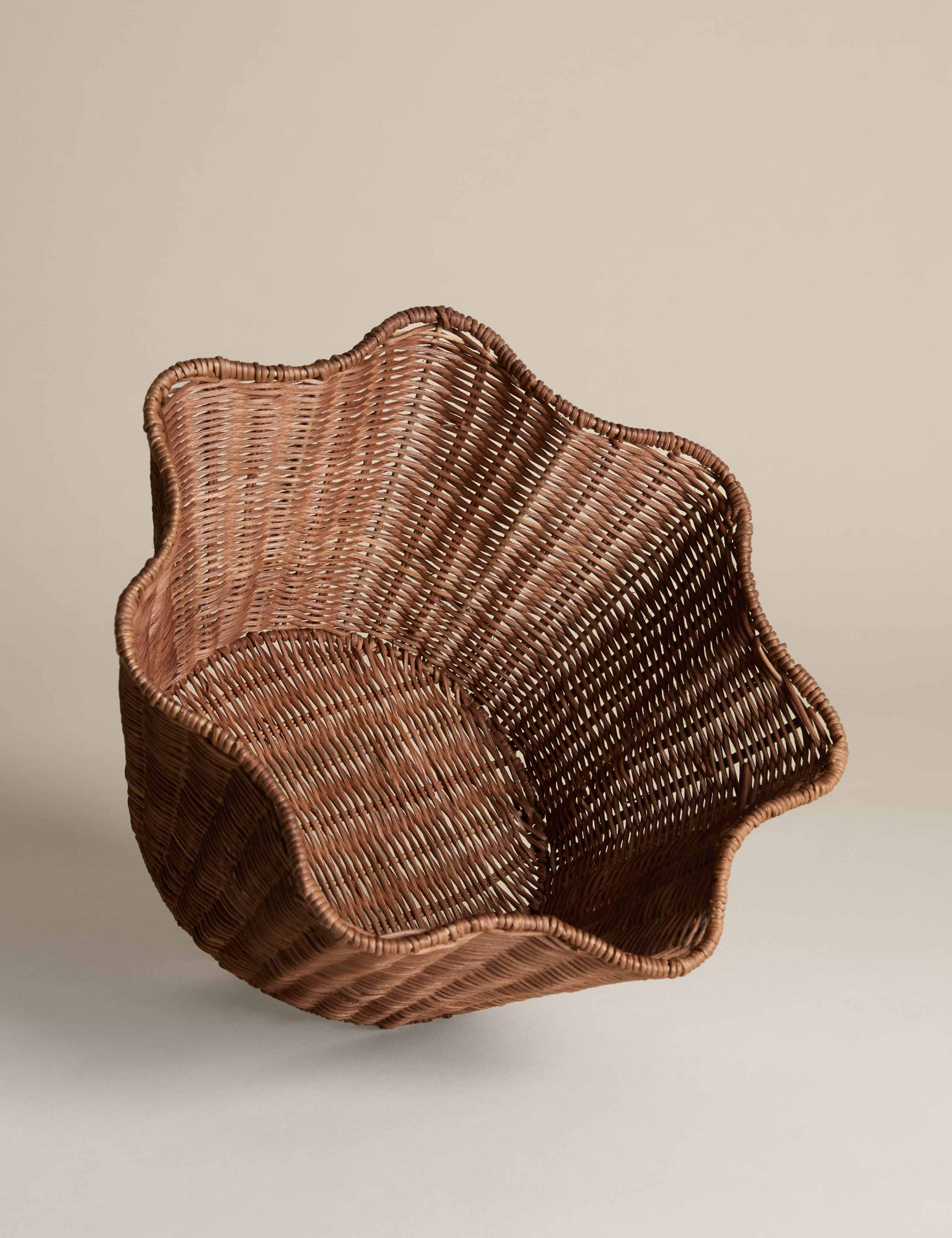 Scallop Rattan Bowl 1 of 6