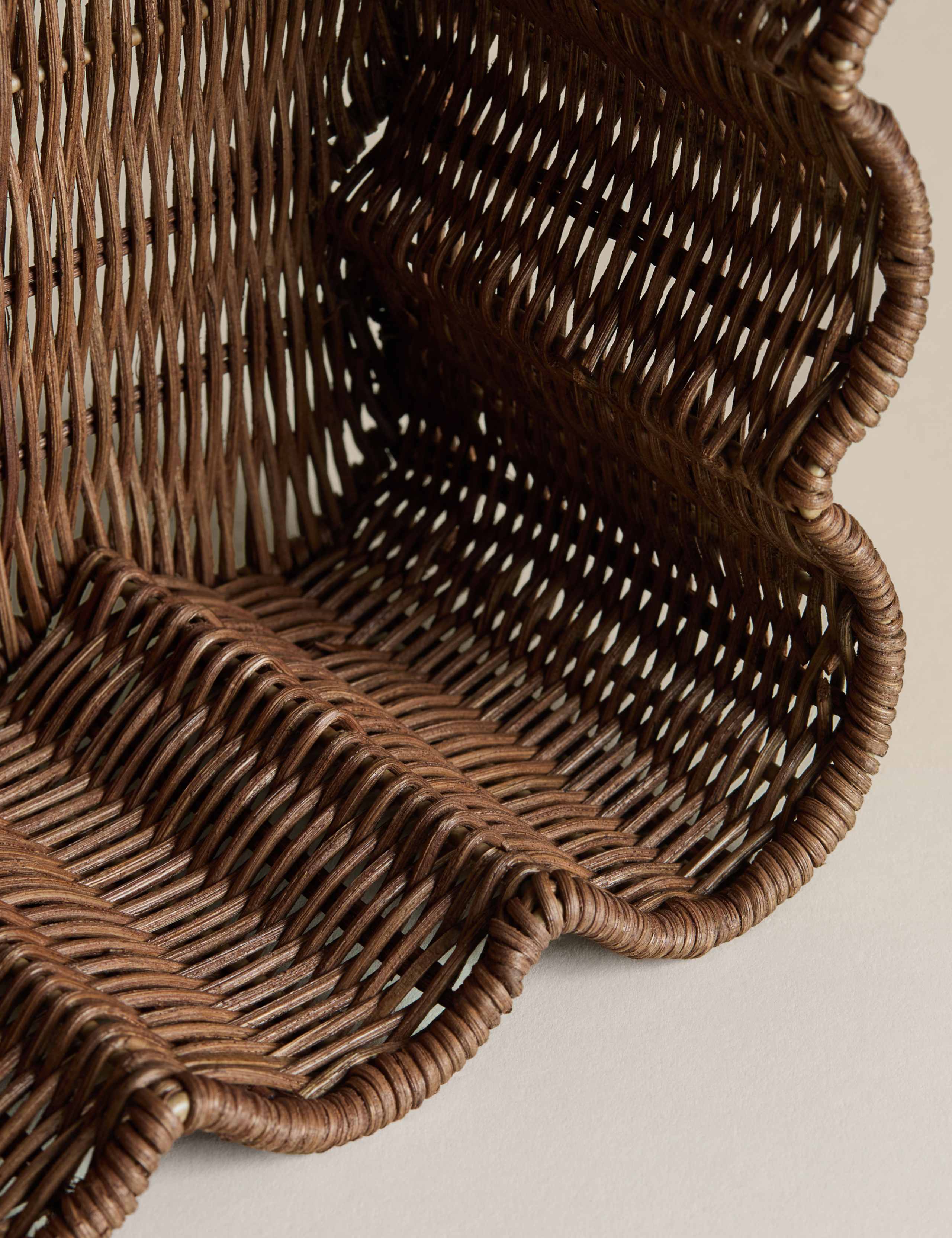 Medium Scalloped Rattan Tray 5 of 6