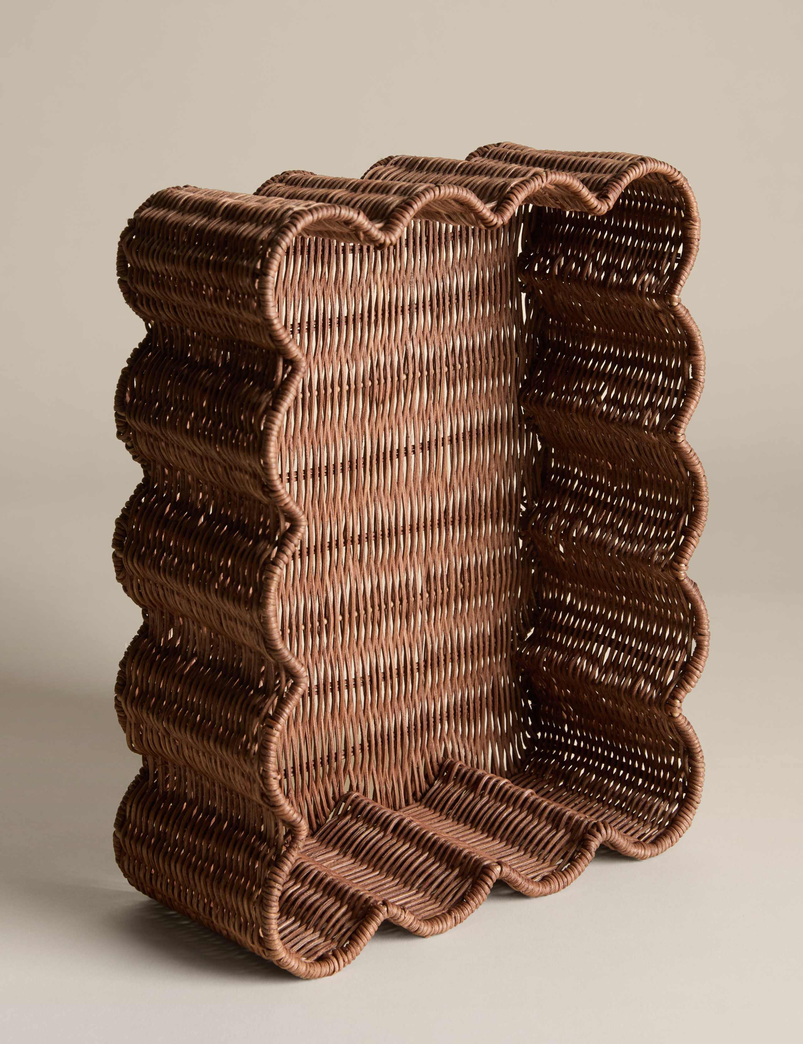 Medium Scalloped Rattan Tray 6 of 6