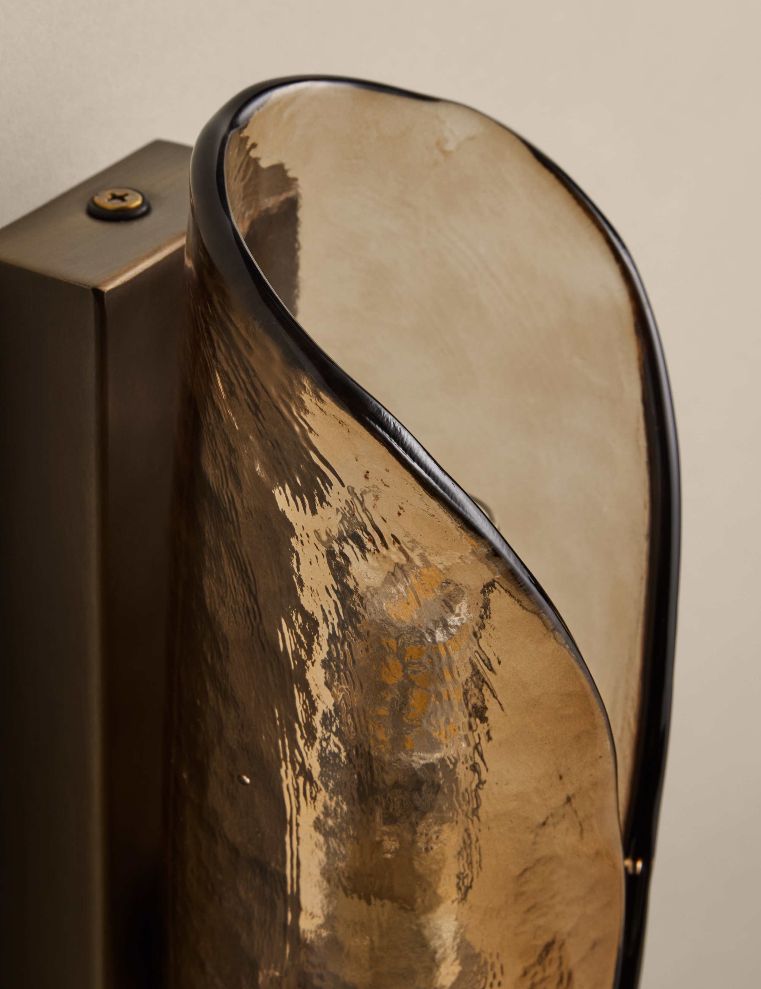 Curved Glass Wall Light 3 of 4