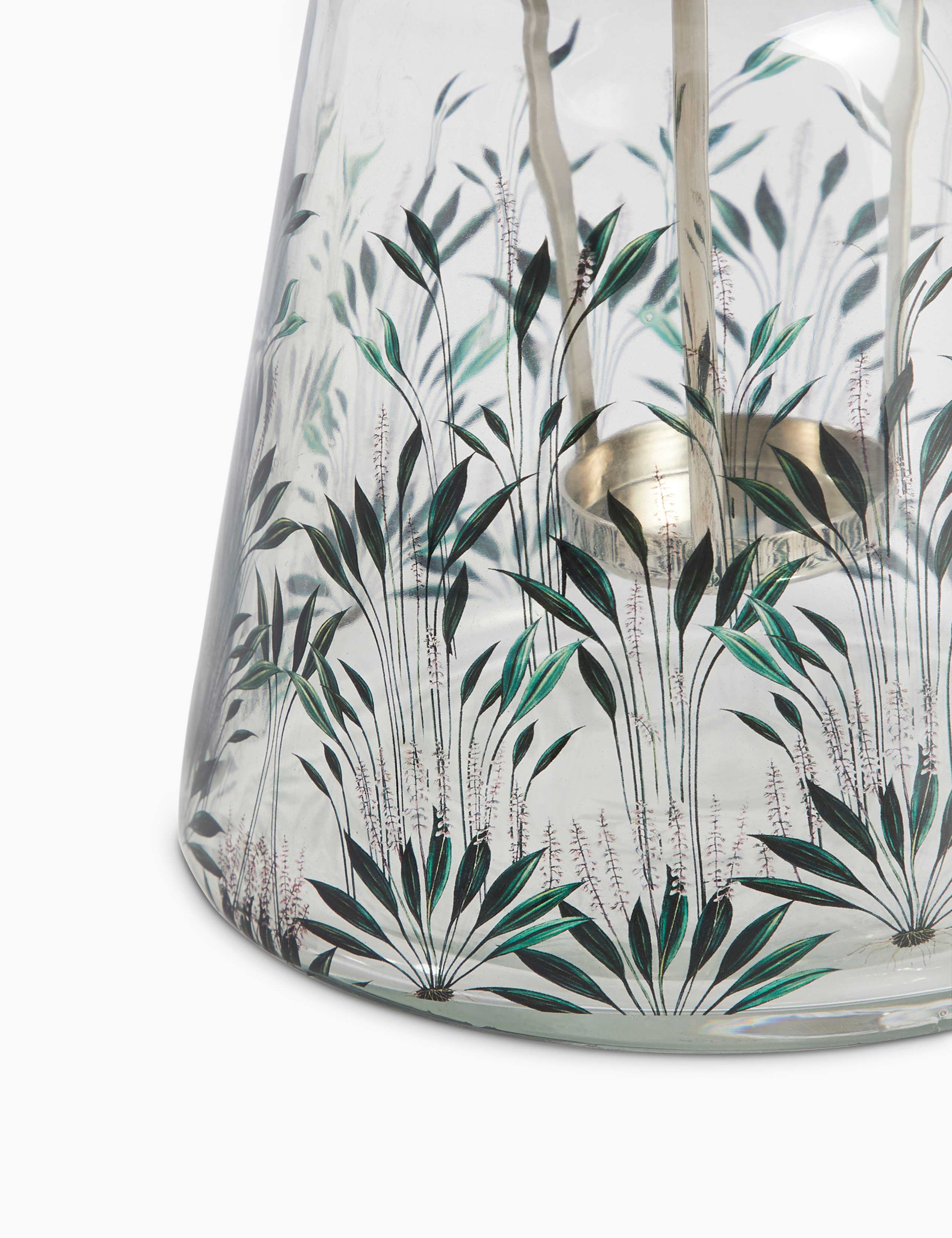 Isabelle Leaf Lantern 3 of 3