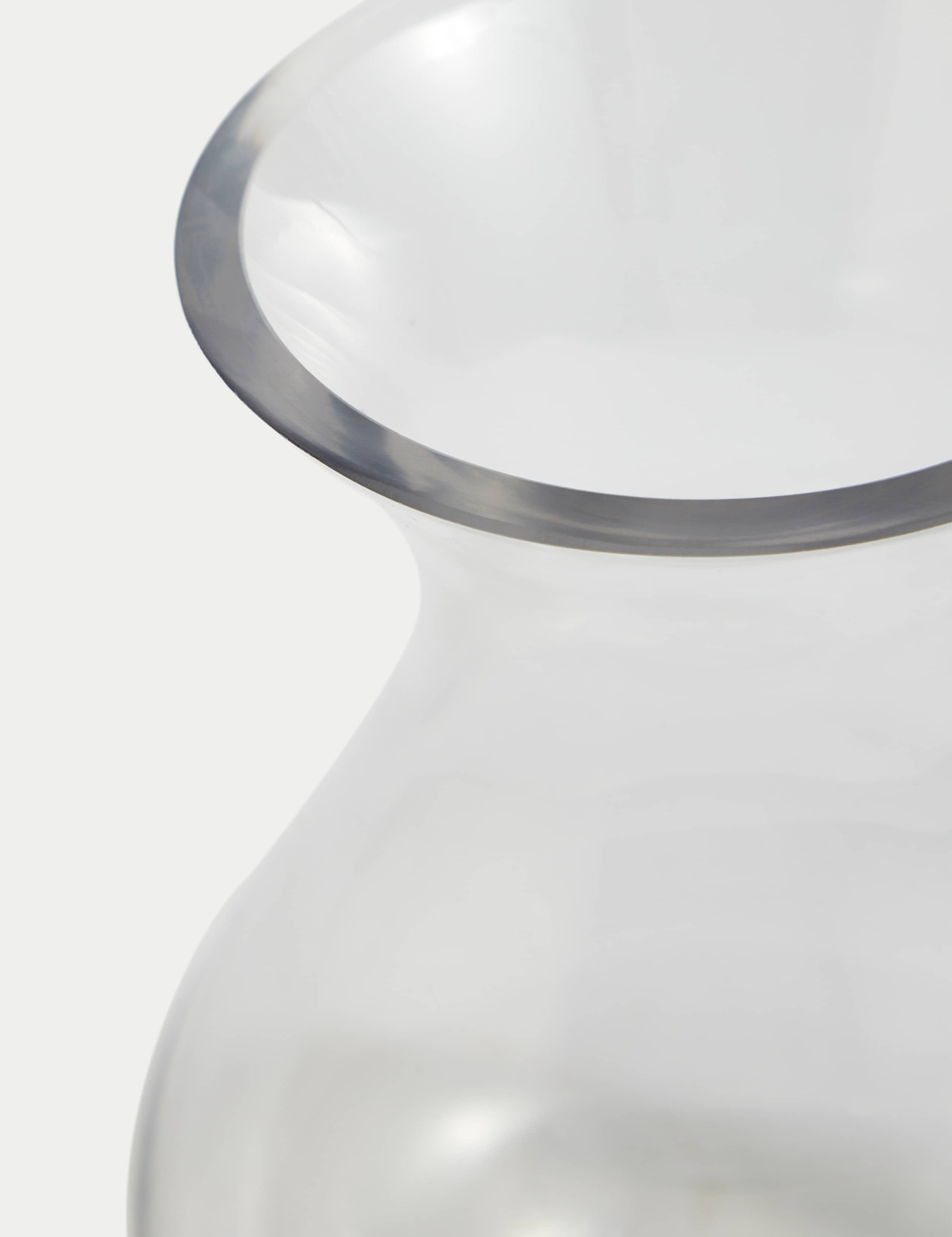 Small Bouquet Vase 3 of 6