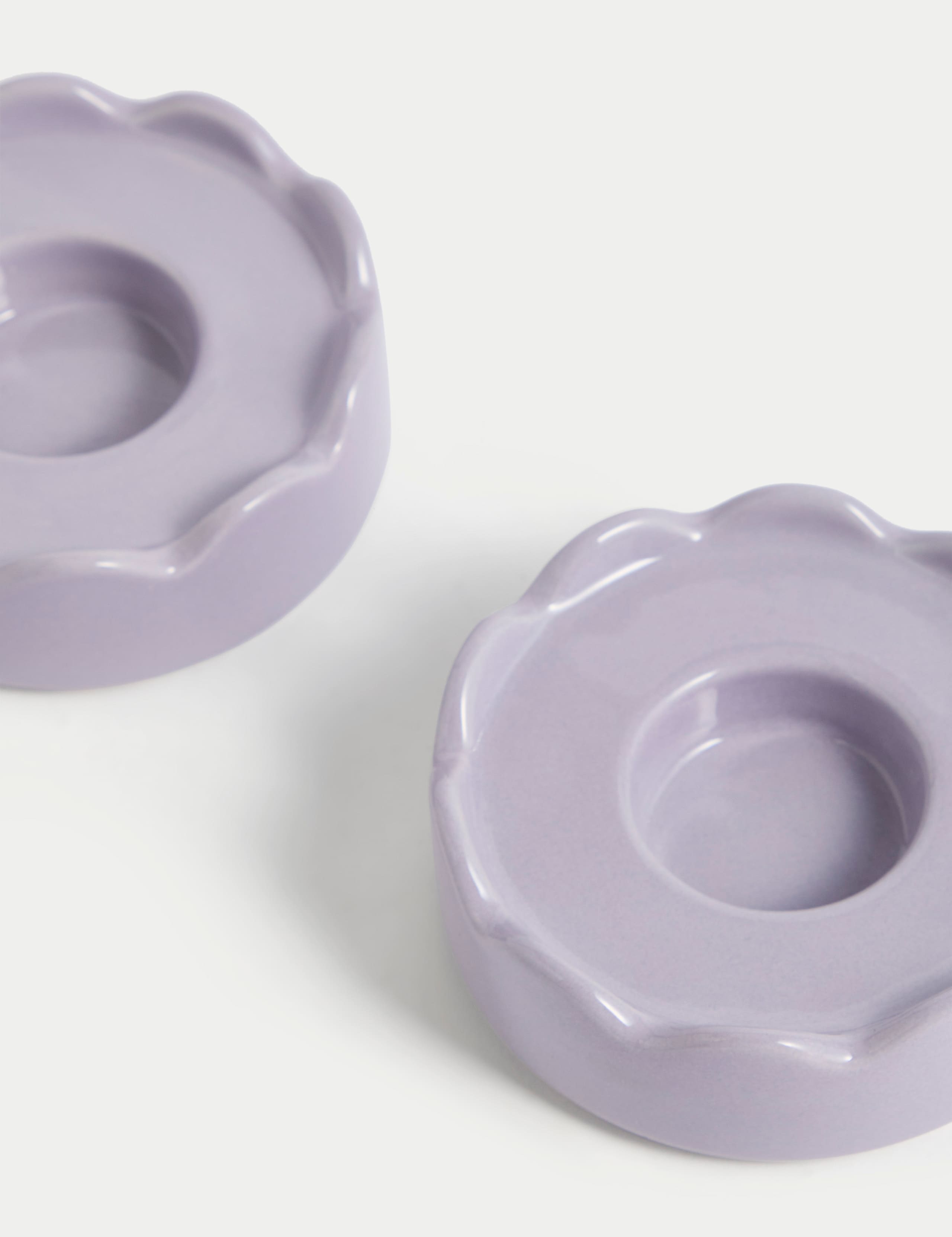 Set of 2 Scalloped Ceramic Tealight Holders 3 of 4