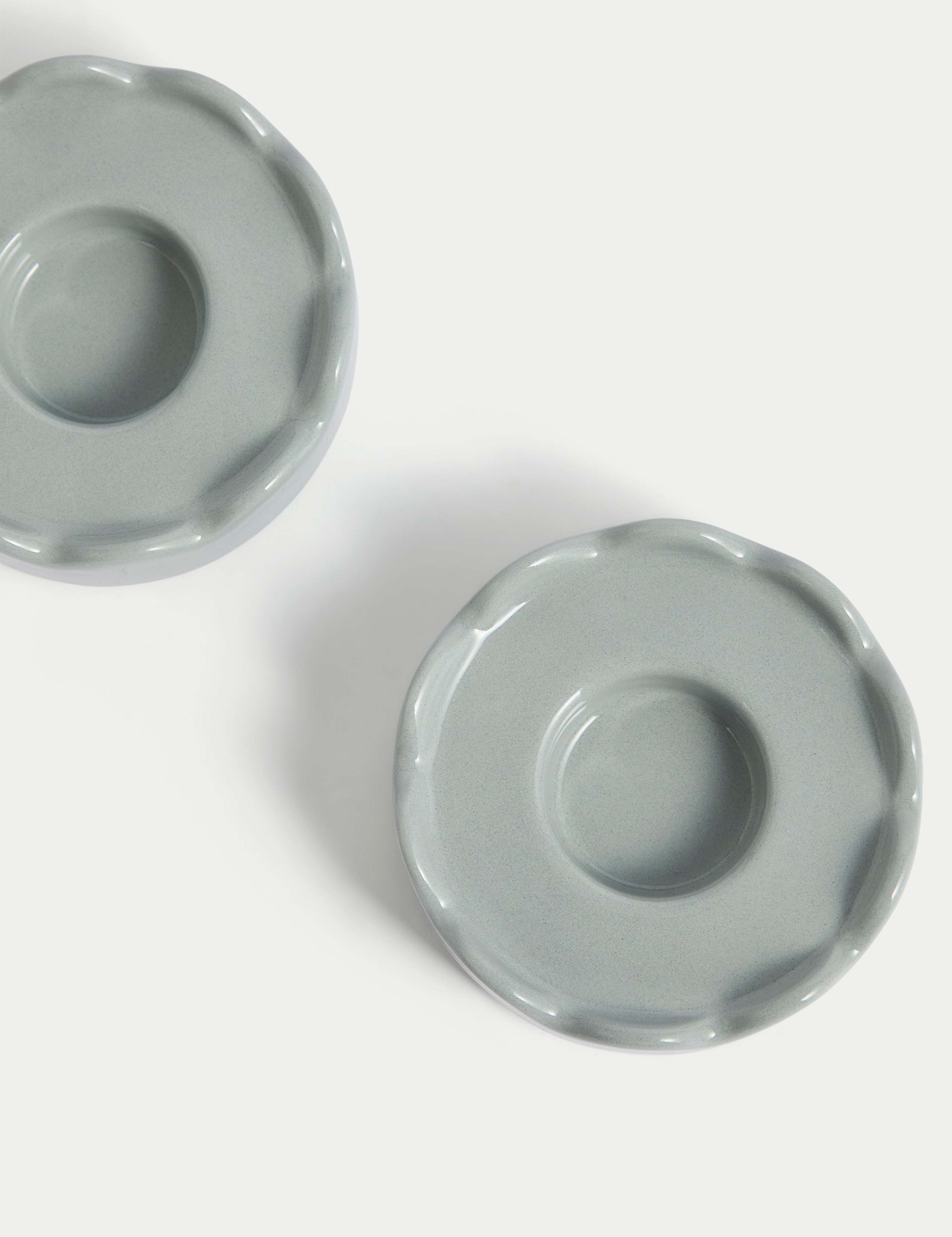 Set of 2 Scalloped Ceramic Tealight Holders 4 of 4