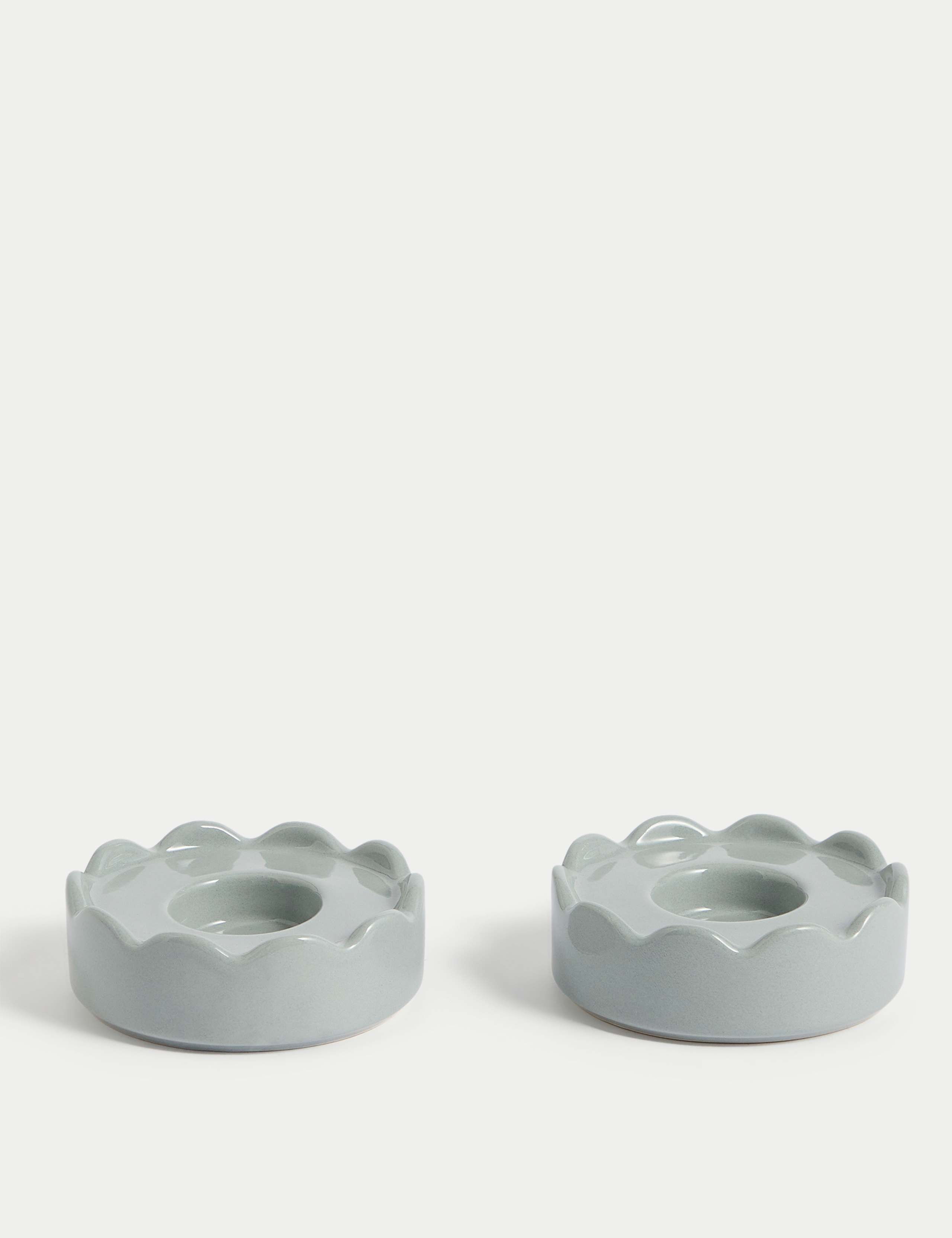 Set of 2 Scalloped Ceramic Tealight Holders 2 of 4