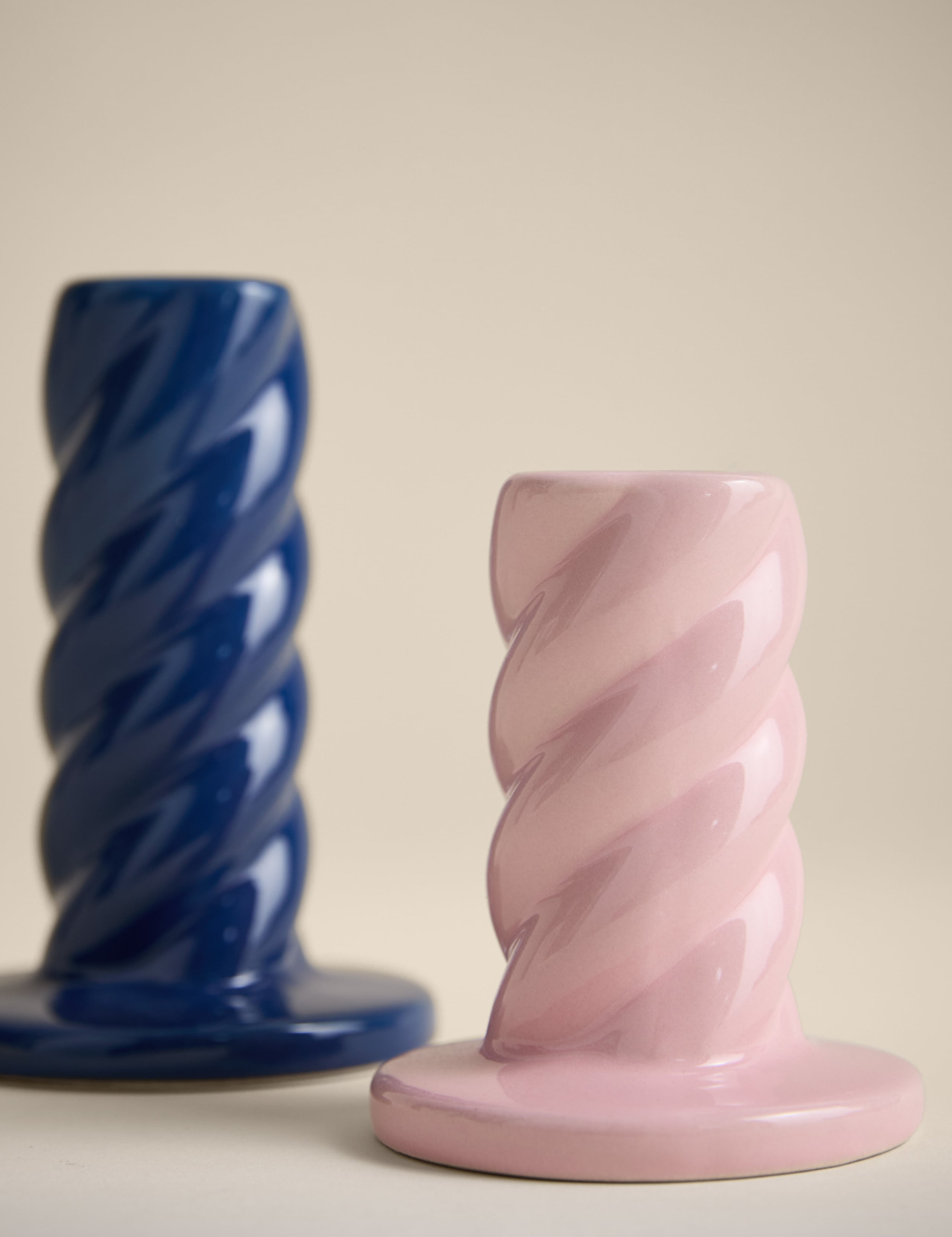 Set of 2 Twist Ceramic Candle Holders 4 of 5